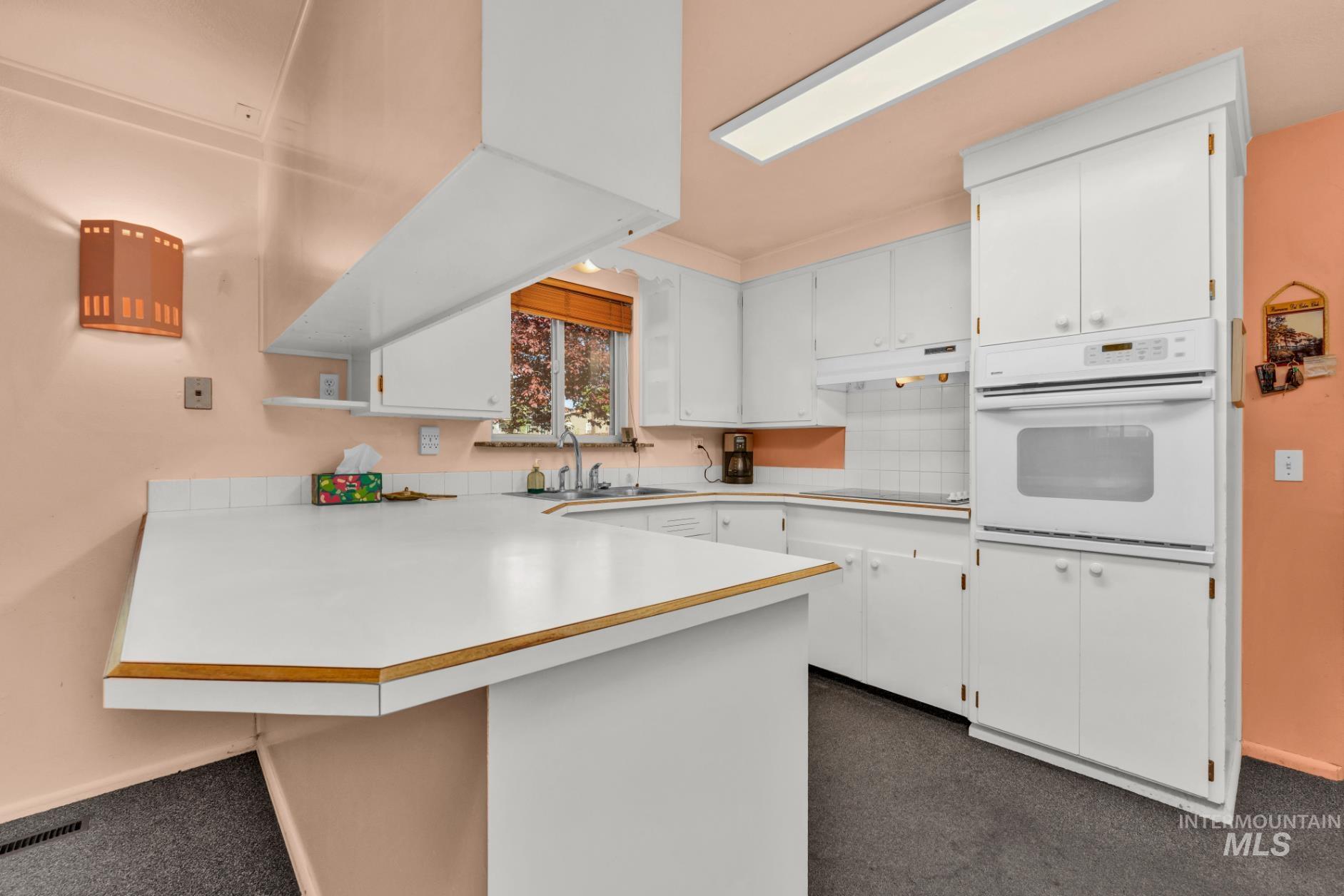 2306 N Grandee St. Property Photo 9