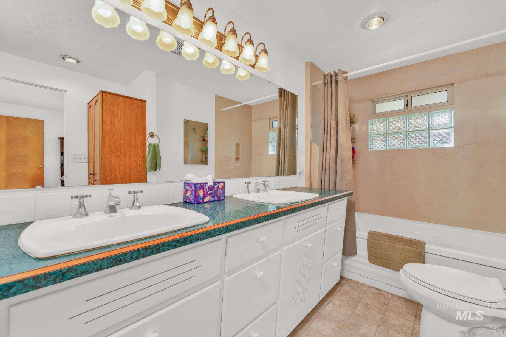 2306 N Grandee St. Property Photo 14