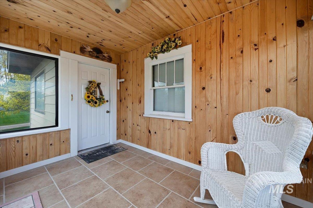 486 W 45 N Property Photo 6