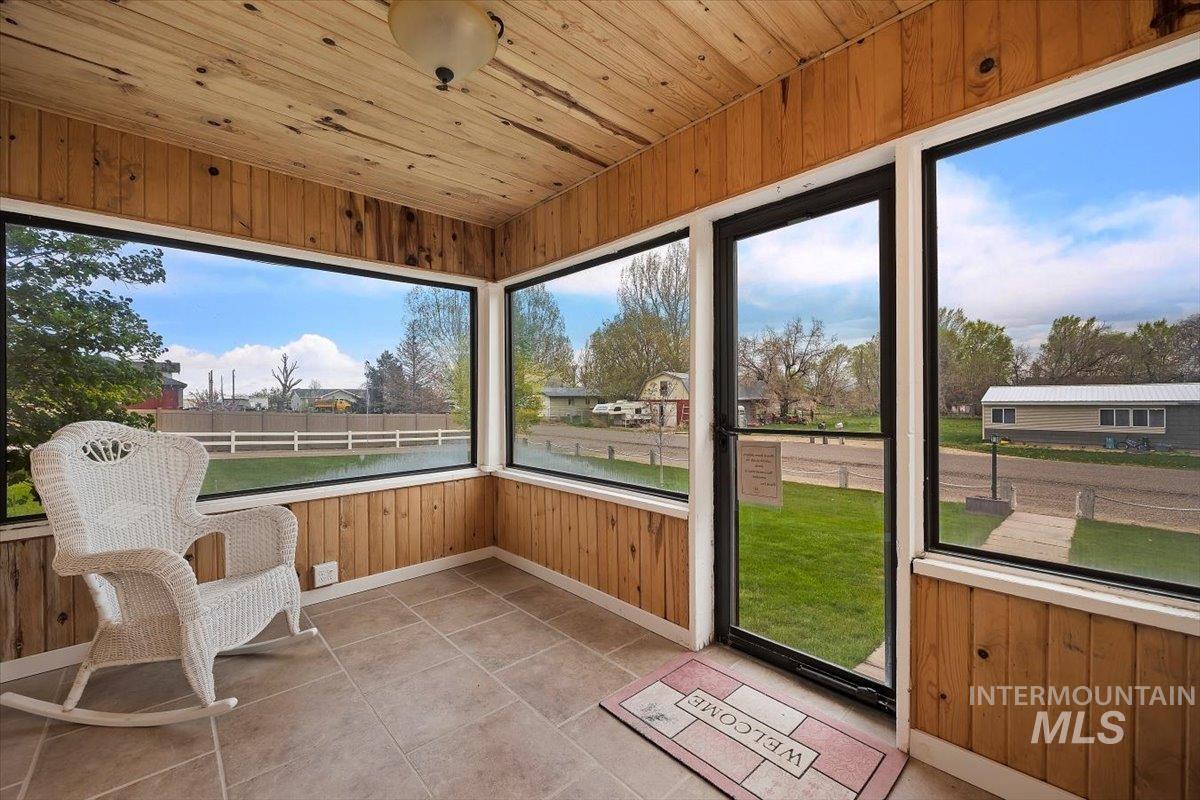 486 W 45 N Property Photo 7