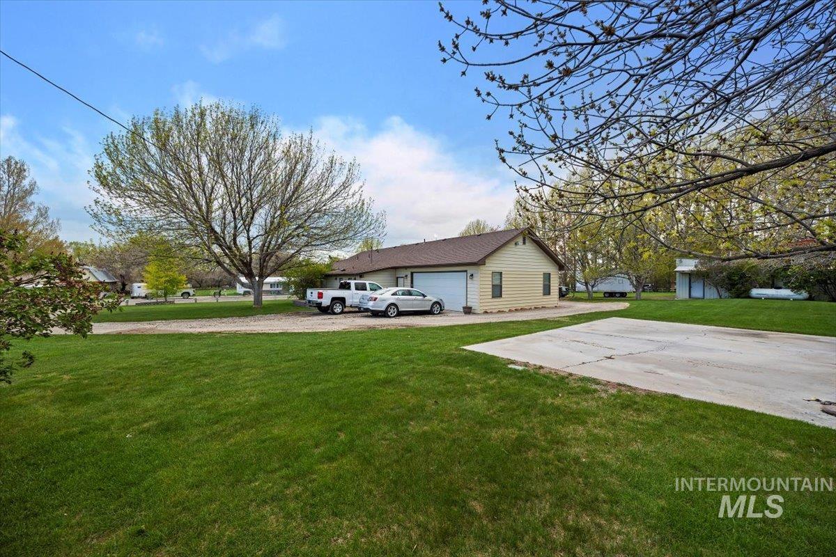 486 W 45 N Property Photo 11
