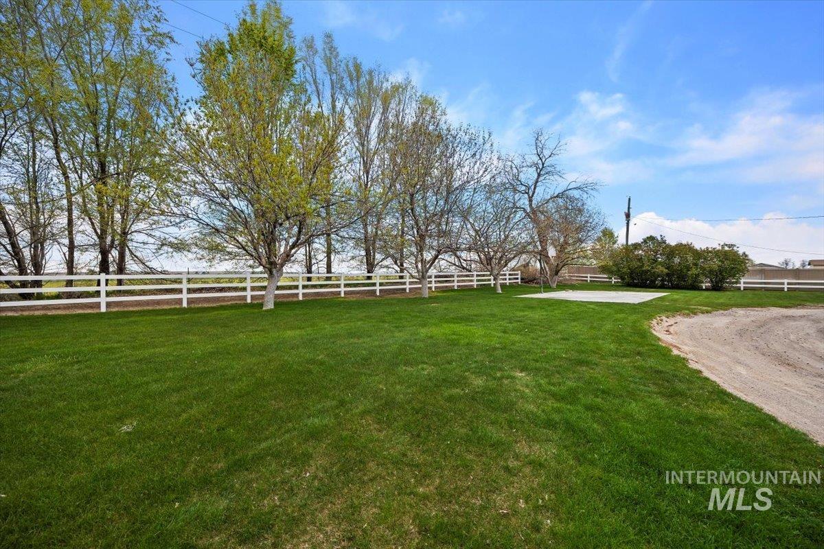 486 W 45 N Property Photo 12