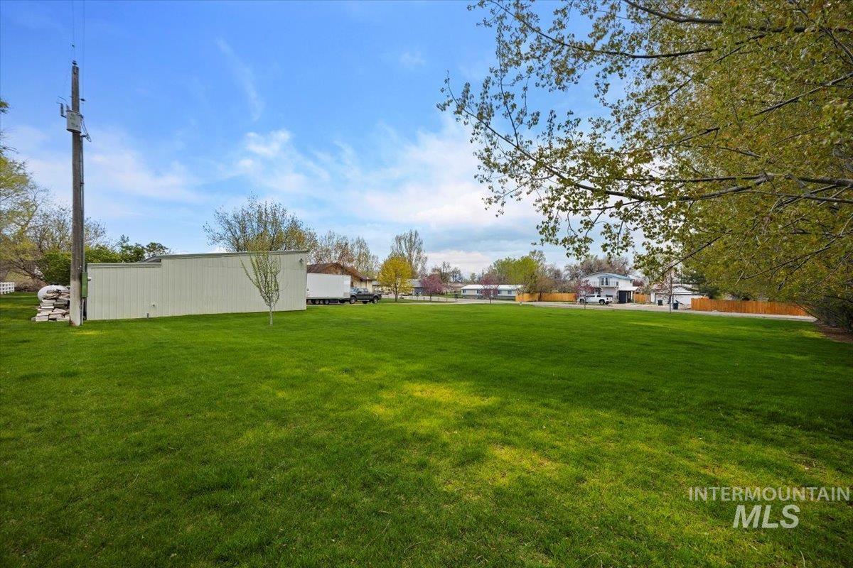 486 W 45 N Property Photo 13