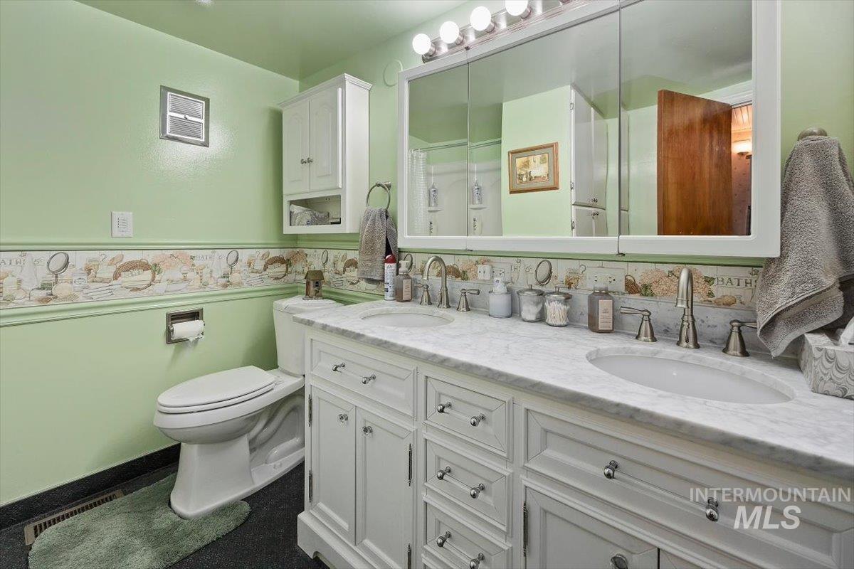 486 W 45 N Property Photo 37
