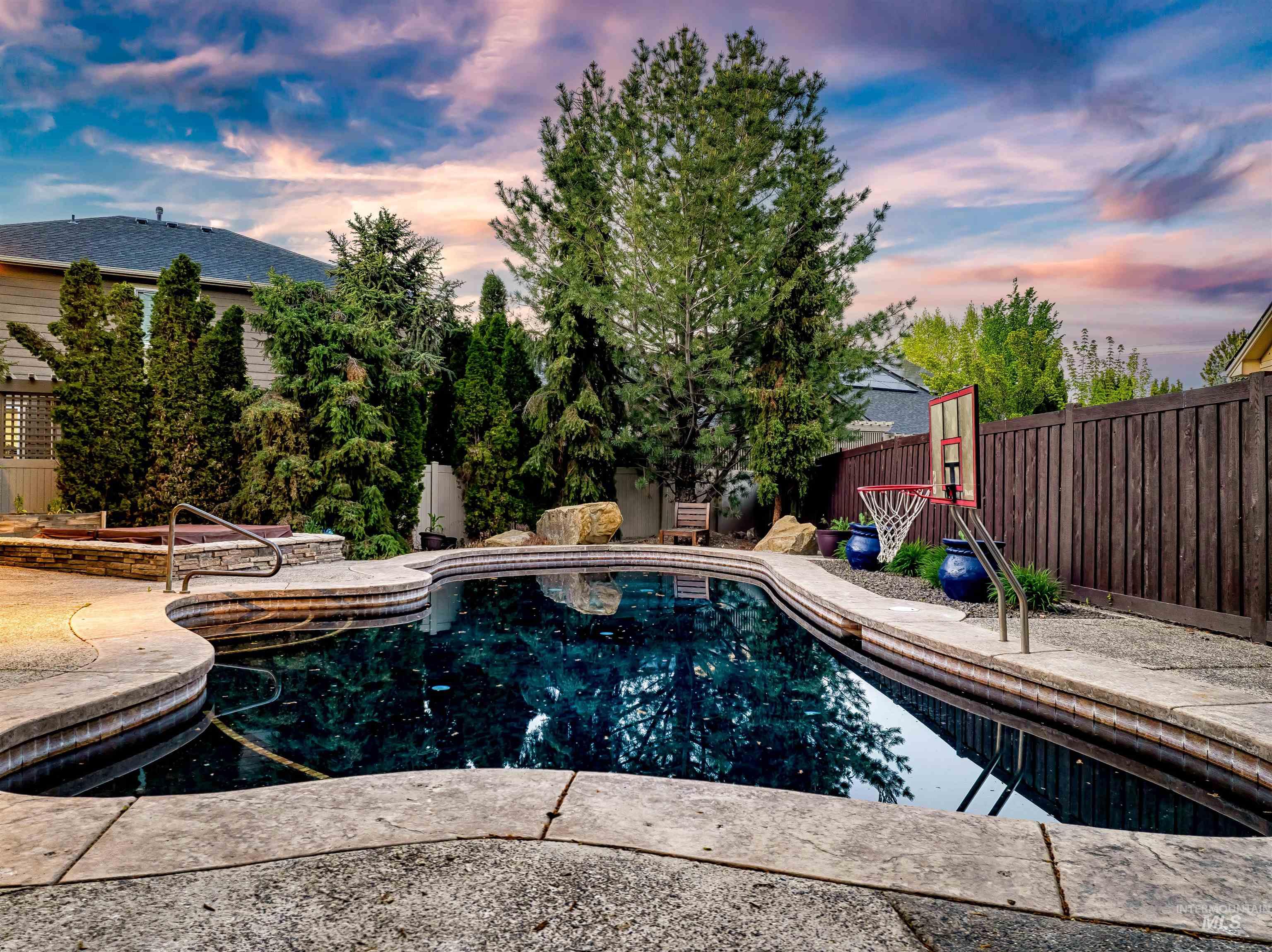 5278 N Cougar Flat Pl Property Photo 4