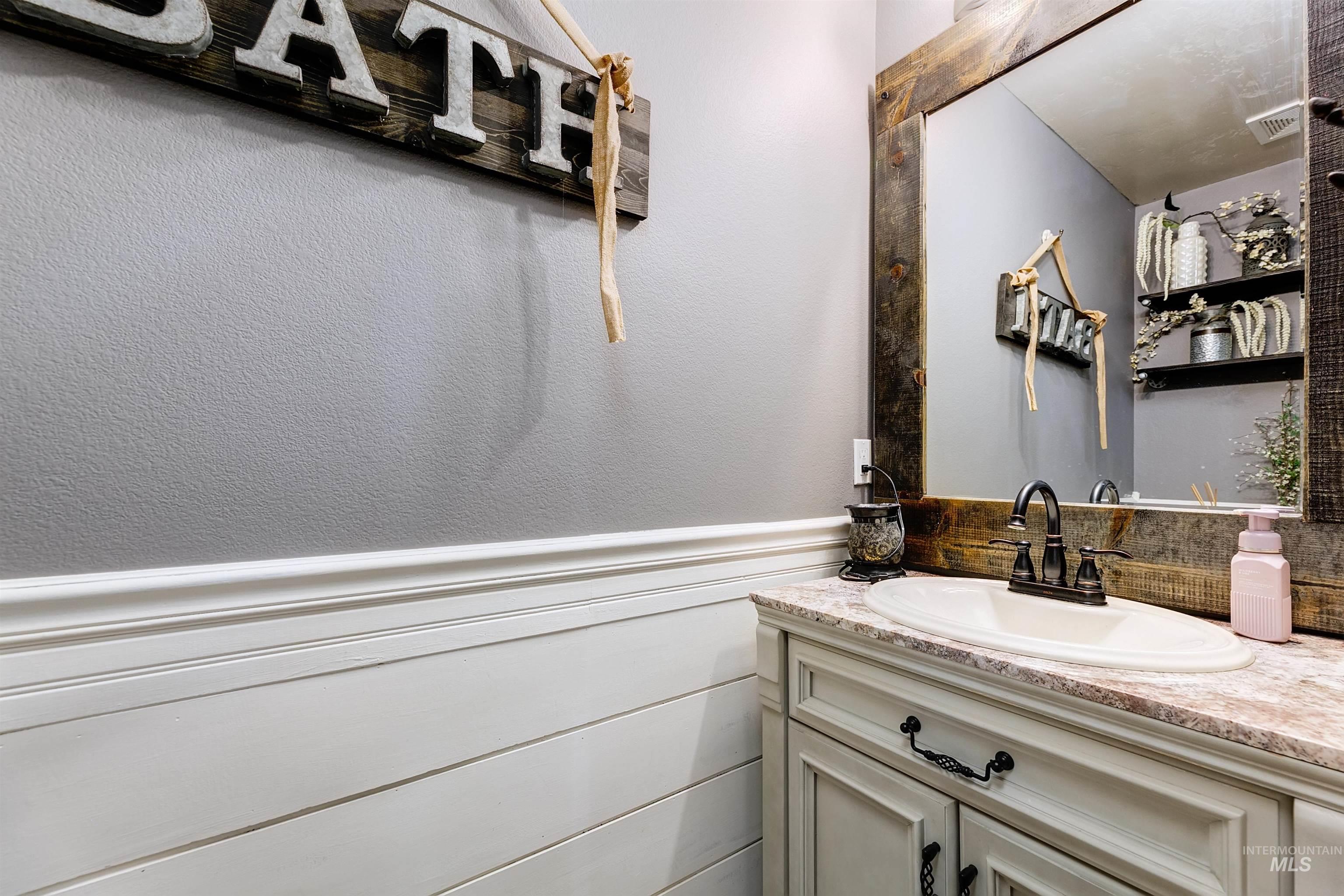 1052 E Sicily Property Photo 21