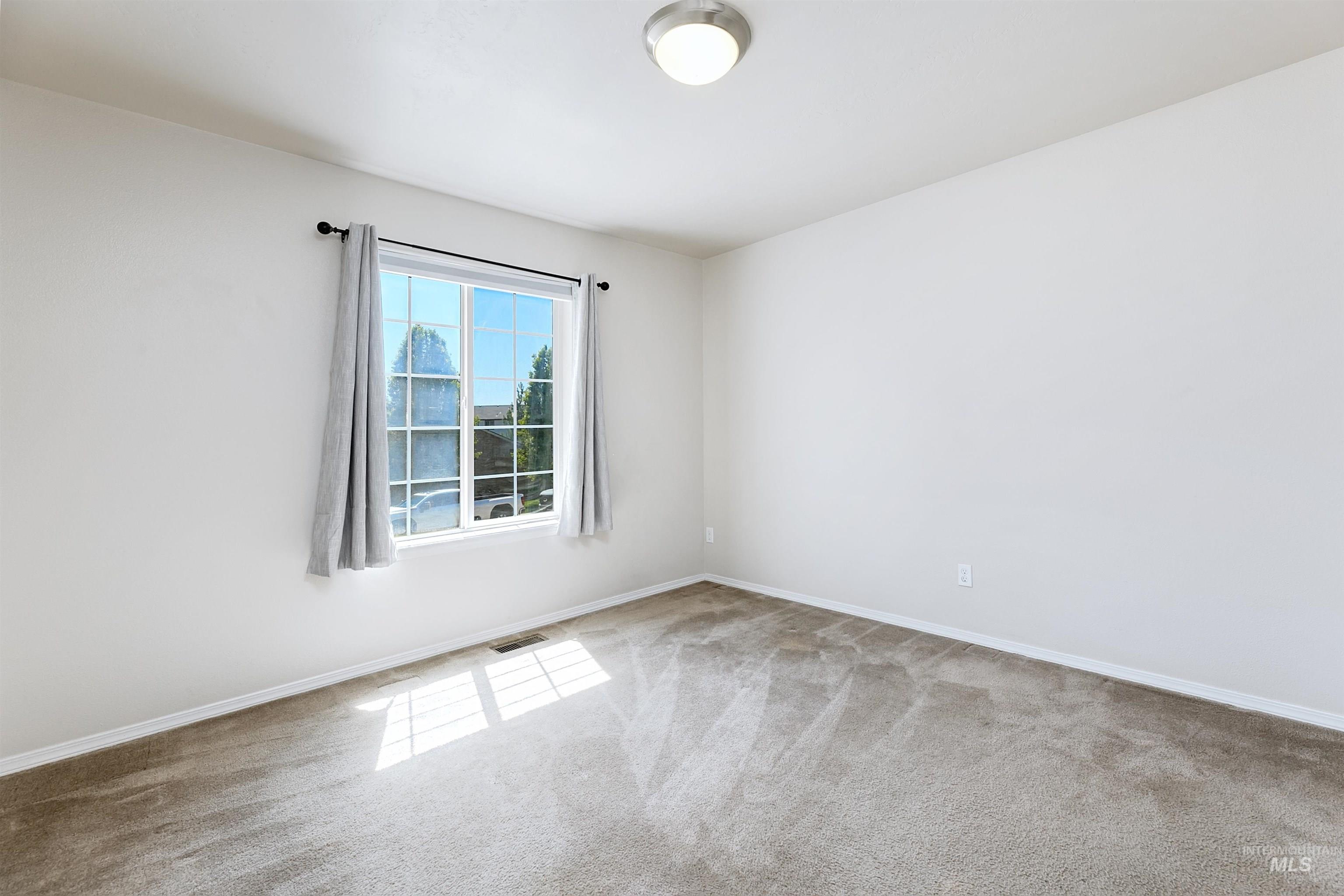 1052 E Sicily Property Photo 22