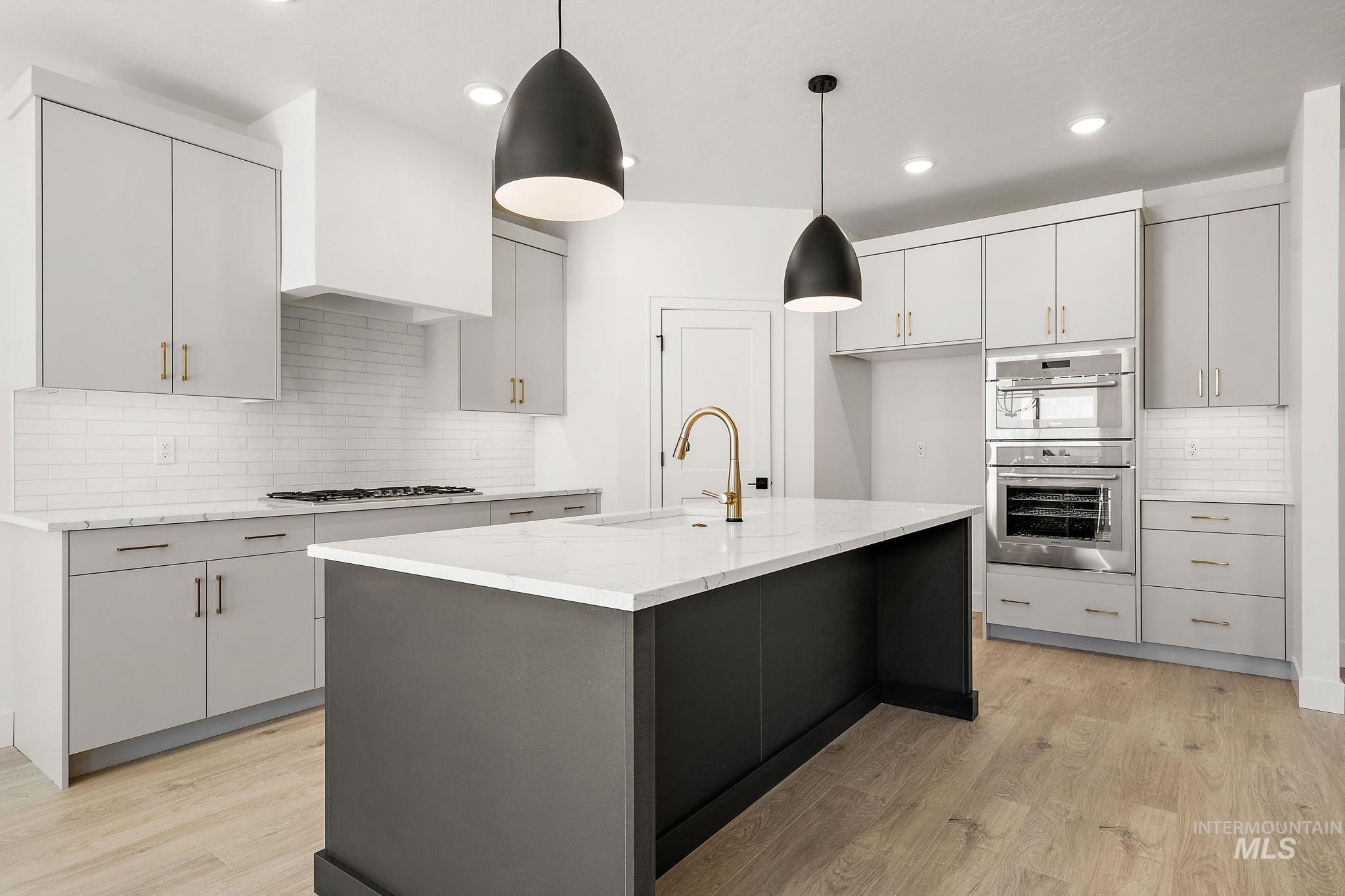 1700 Black Elm Property Photo 18