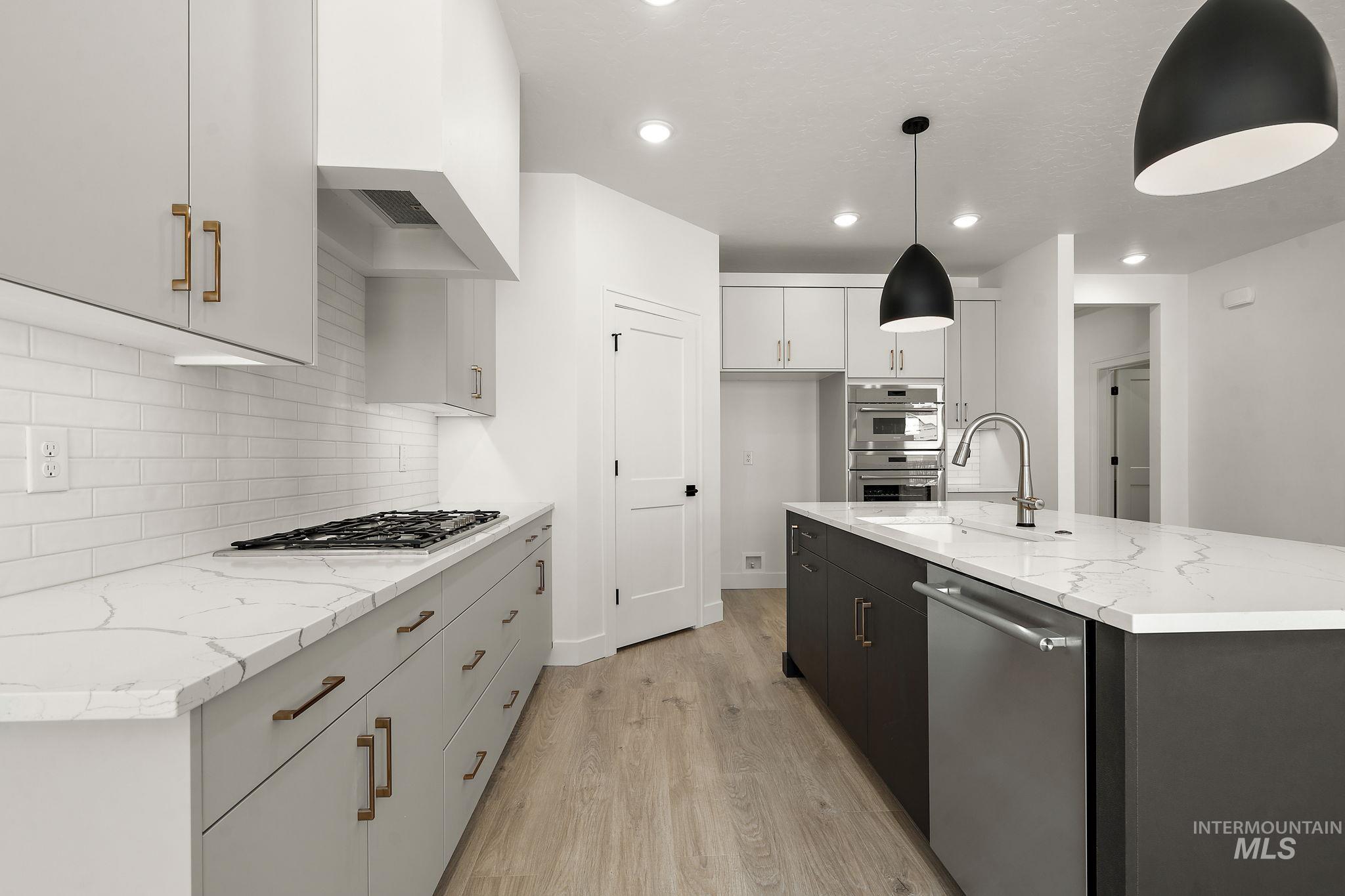 1700 Black Elm Property Photo 19