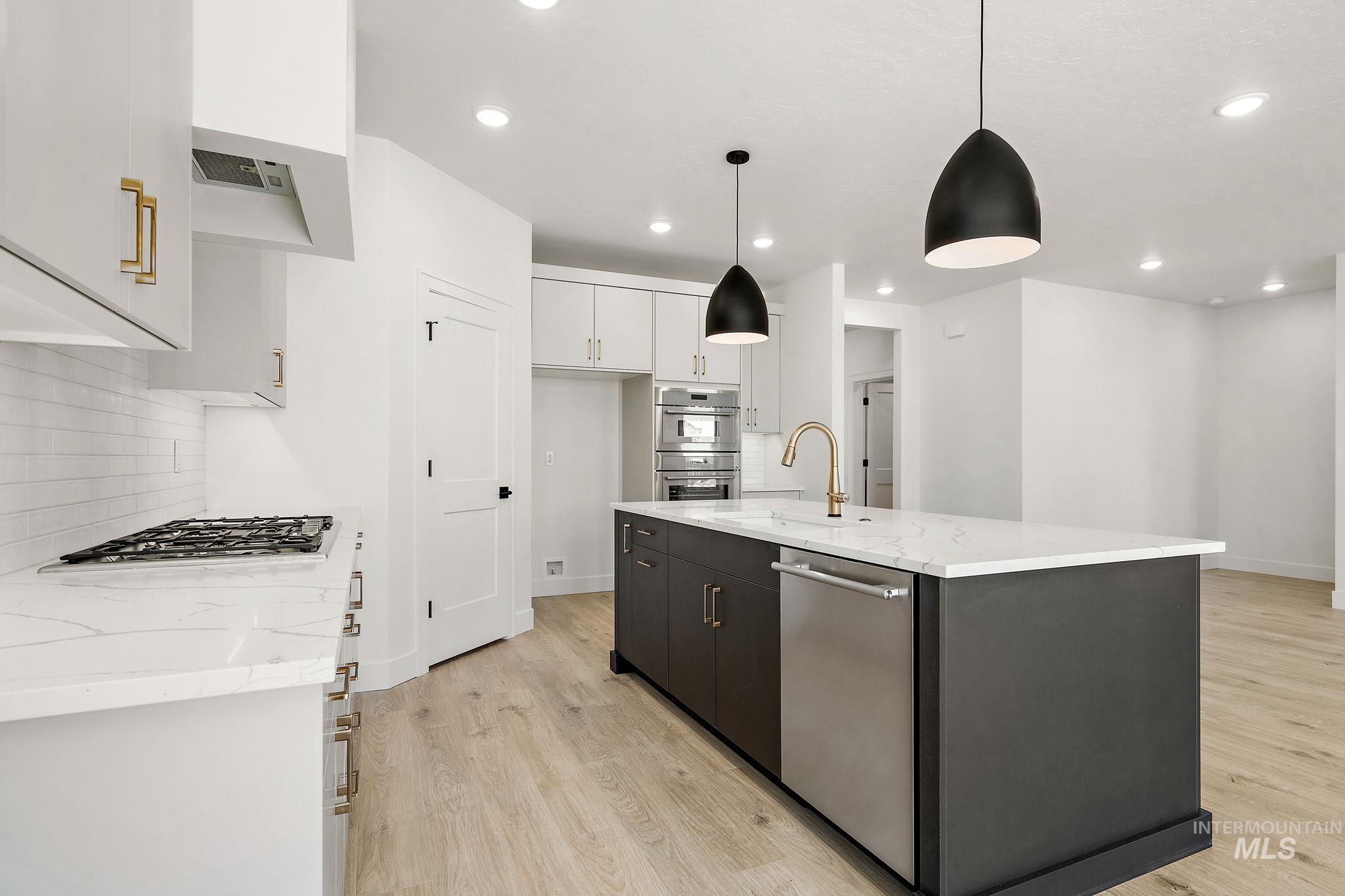 1700 Black Elm Property Photo 20