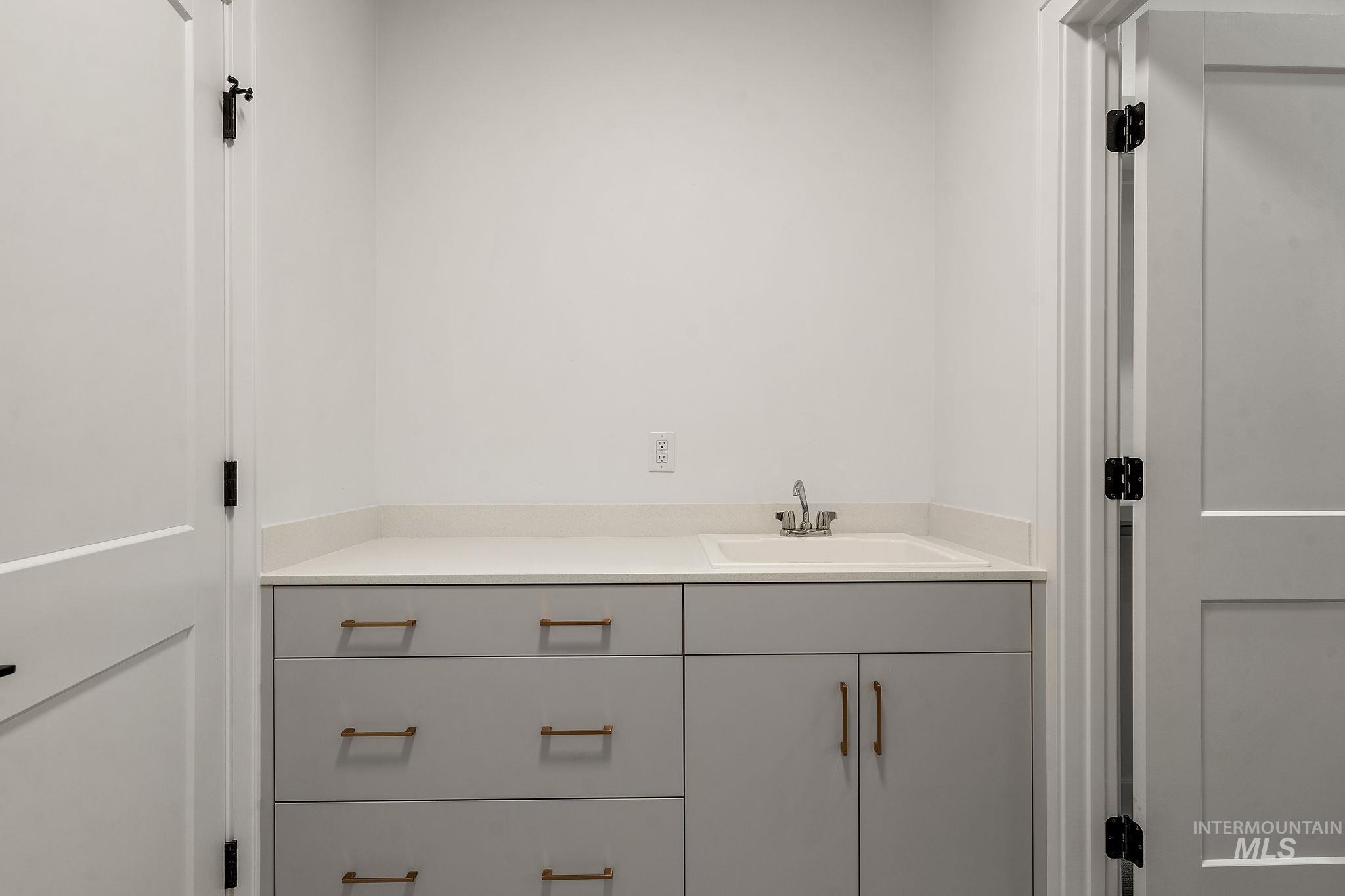1700 Black Elm Property Photo 24