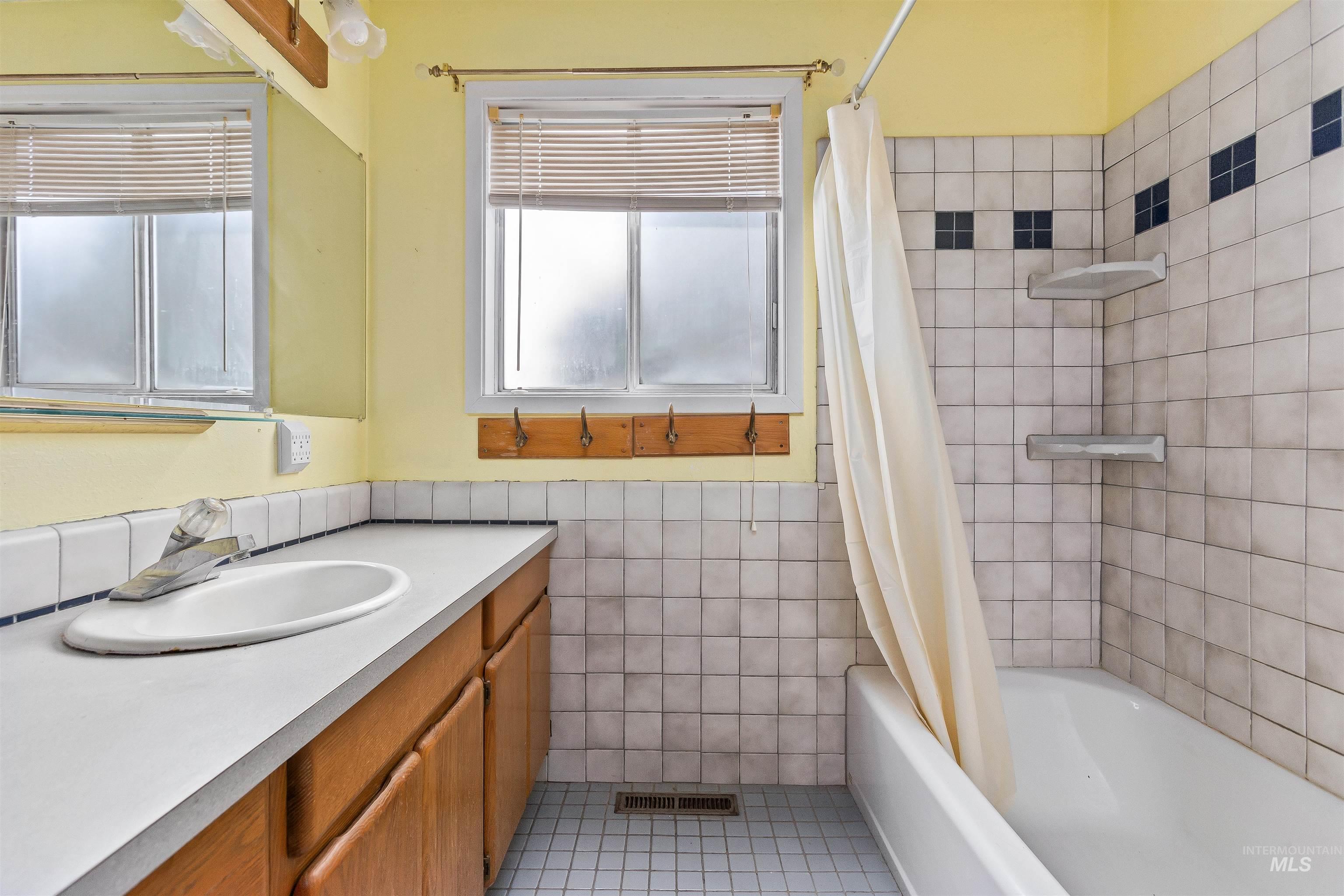 3709 11th Street Property Photo 10