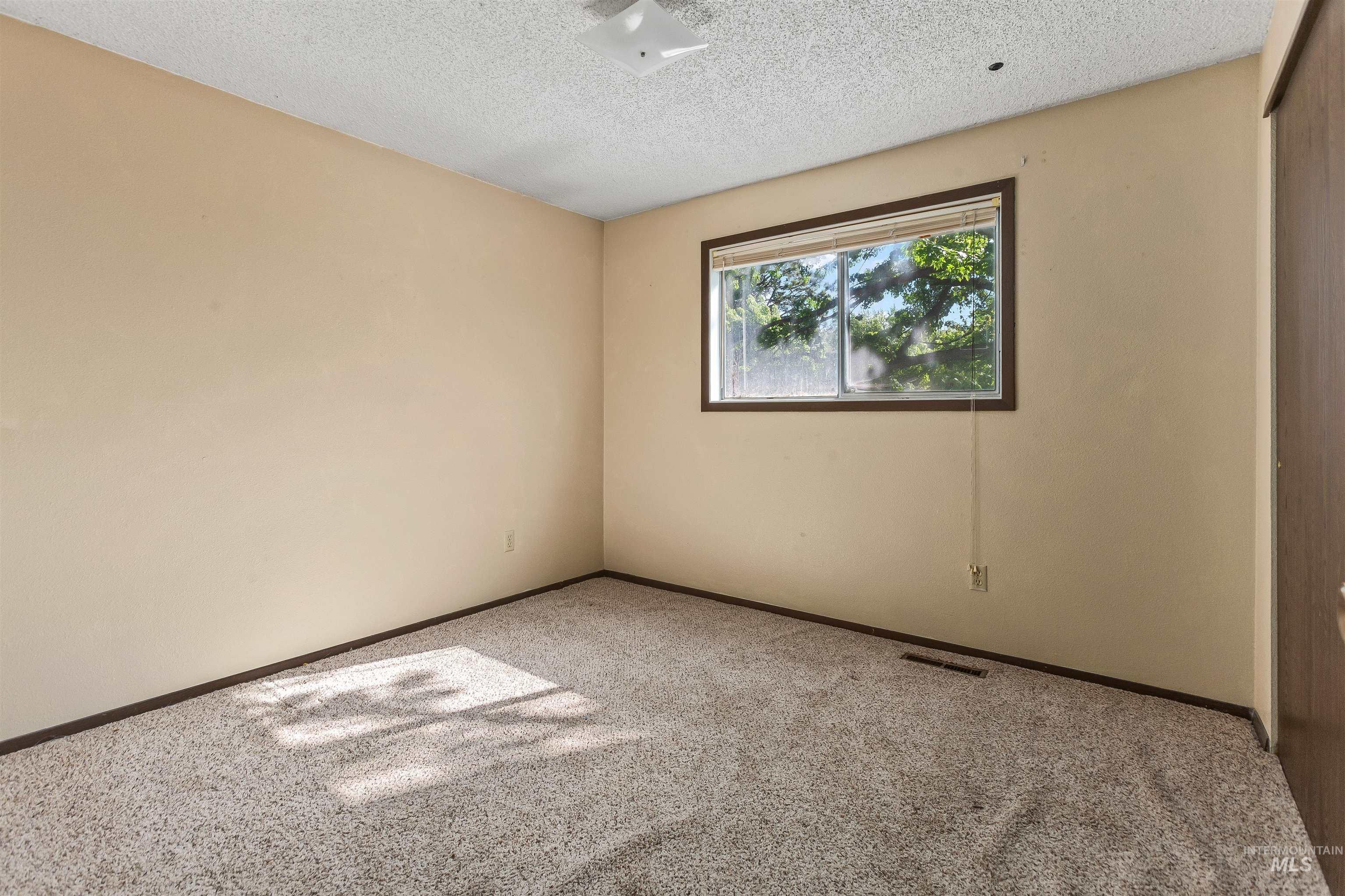 3709 11th Street Property Photo 24