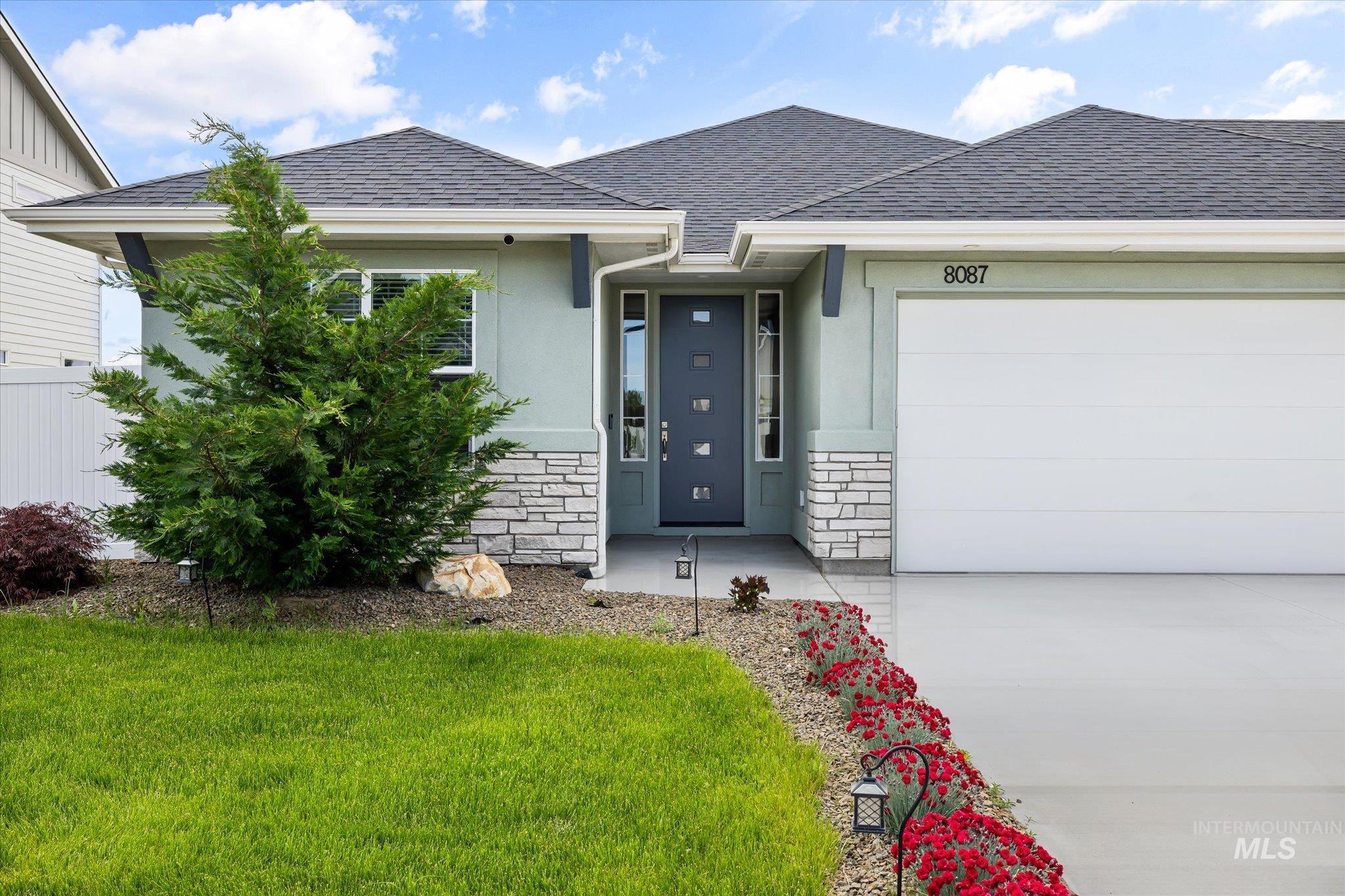 8087 Tandy Cove St Property Photo 2