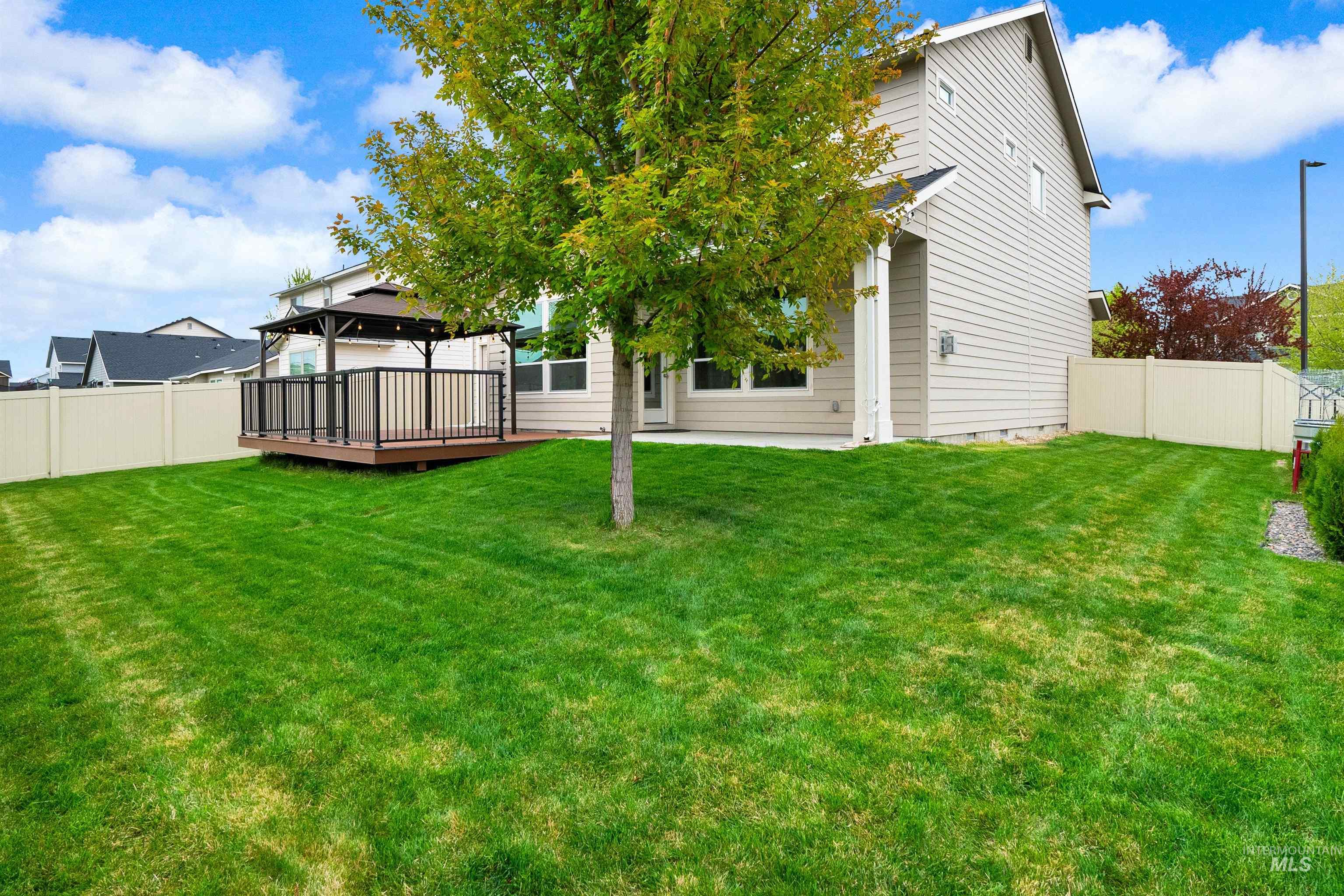 684 E Ionia Drive Property Photo 3