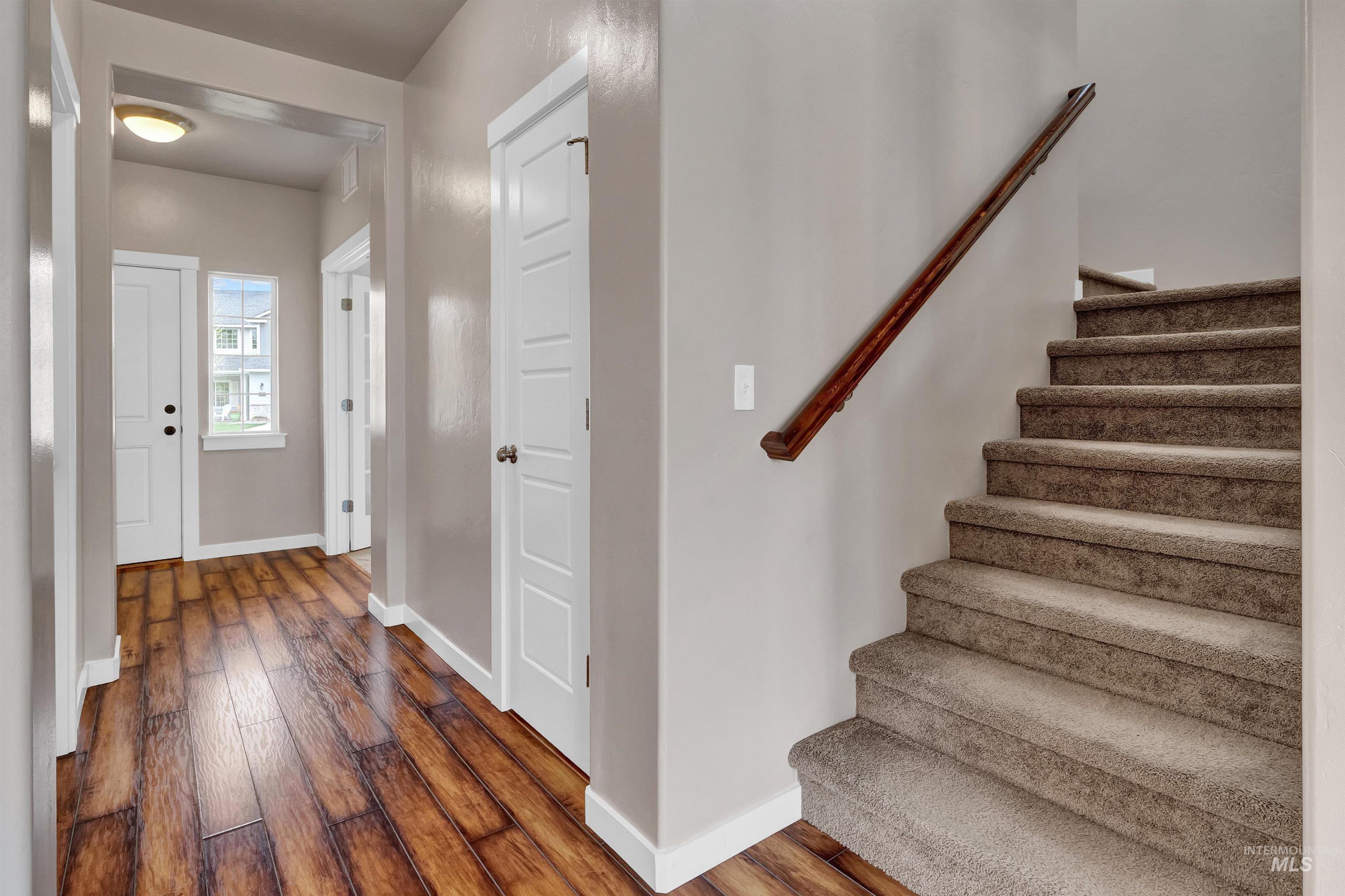 684 E Ionia Drive Property Photo 11