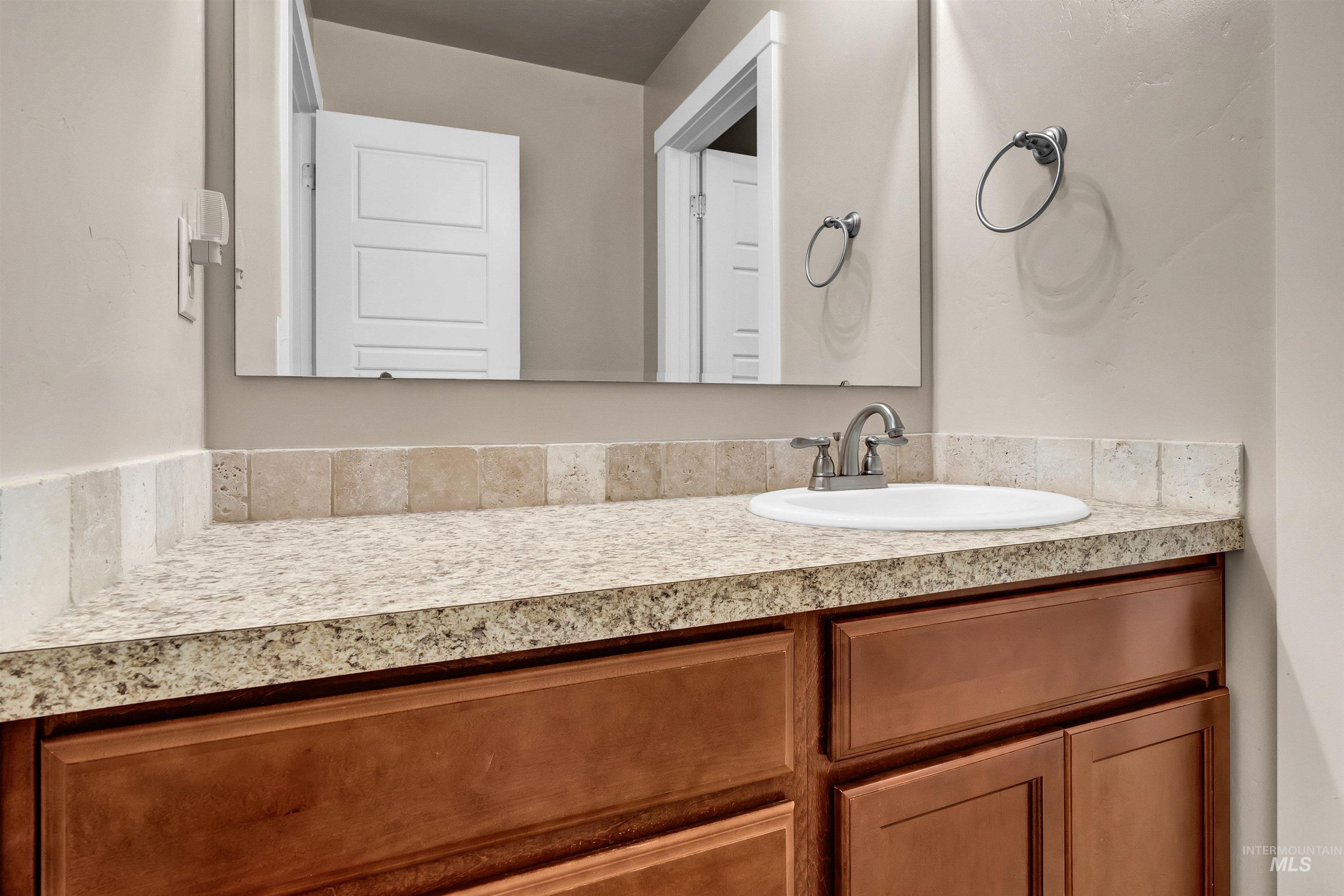684 E Ionia Drive Property Photo 32