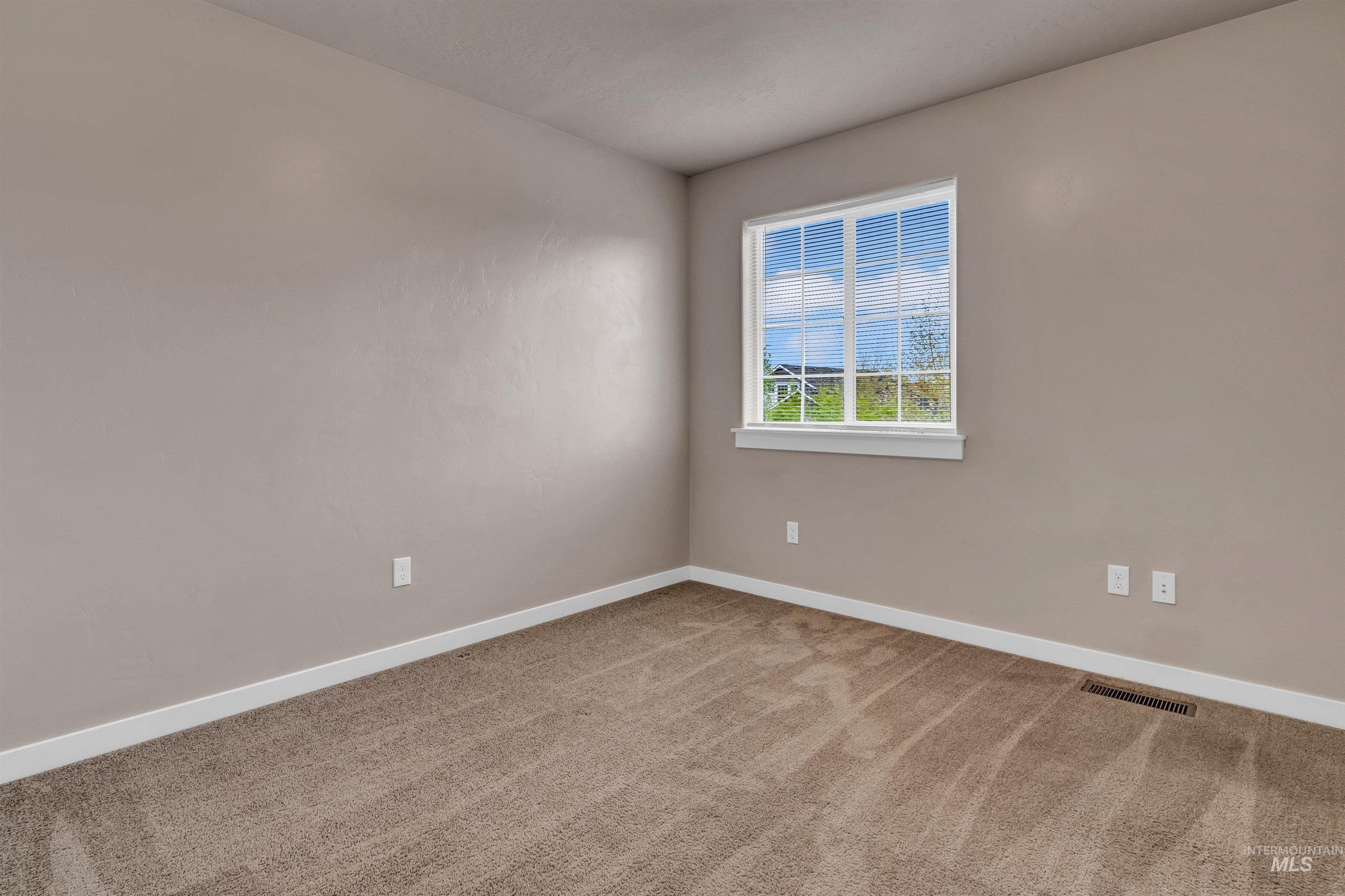 684 E Ionia Drive Property Photo 34