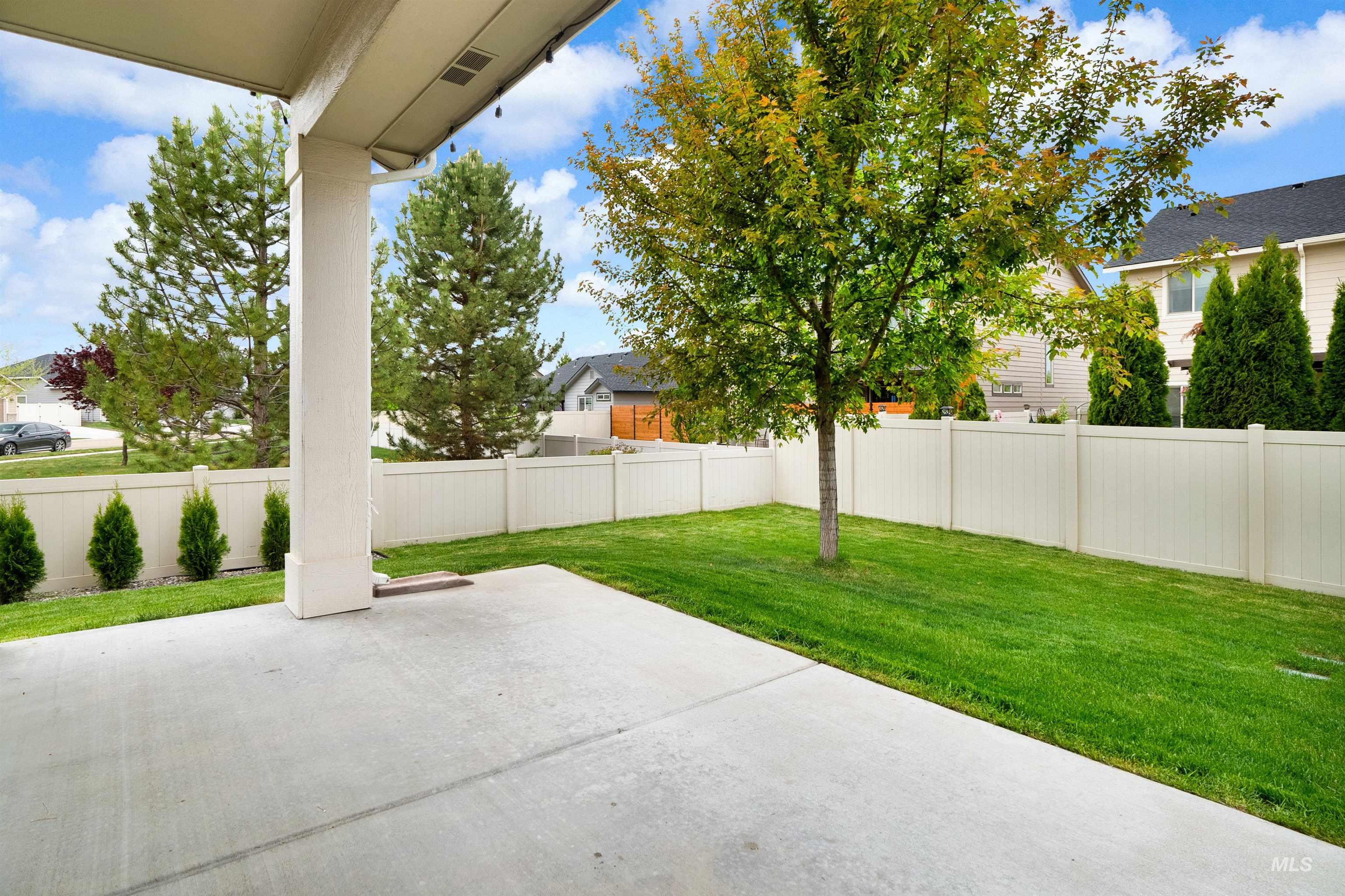 684 E Ionia Drive Property Photo 47