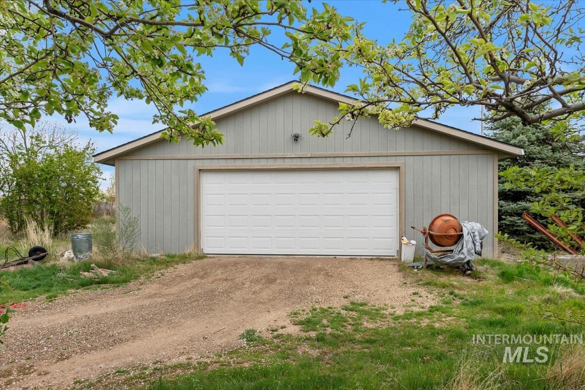 919 E Baseline Road Property Photo 26