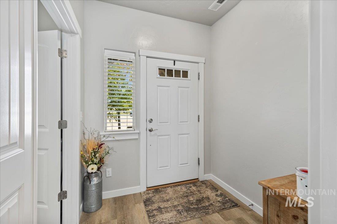 13265 Smithtown Ct Property Photo 4