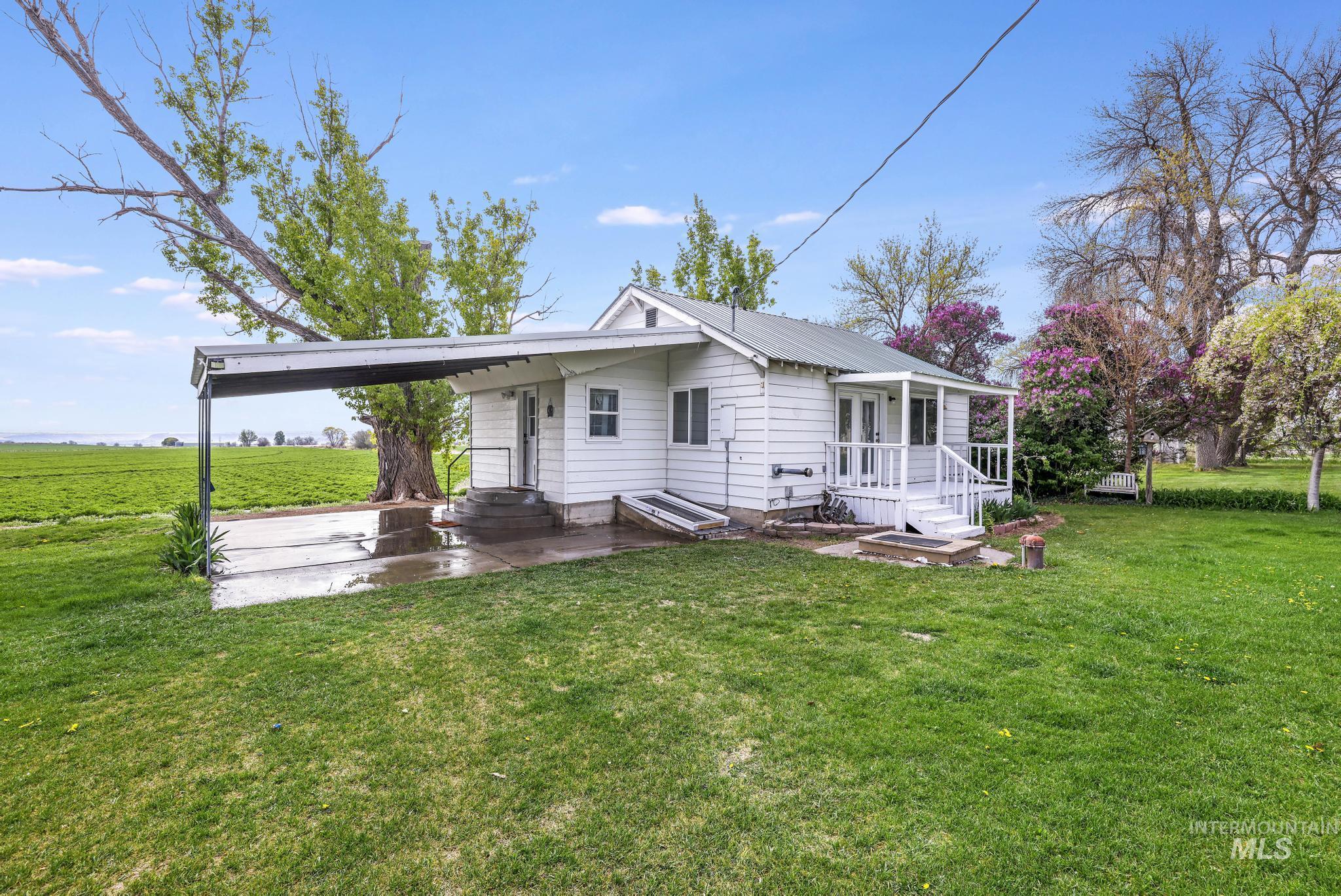 4576 N 900 E Property Photo 4