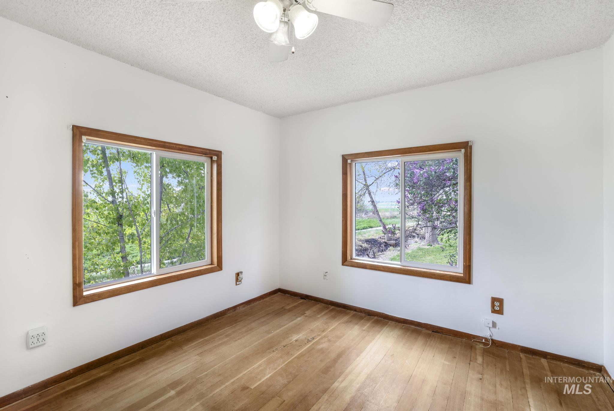 4576 N 900 E Property Photo 6