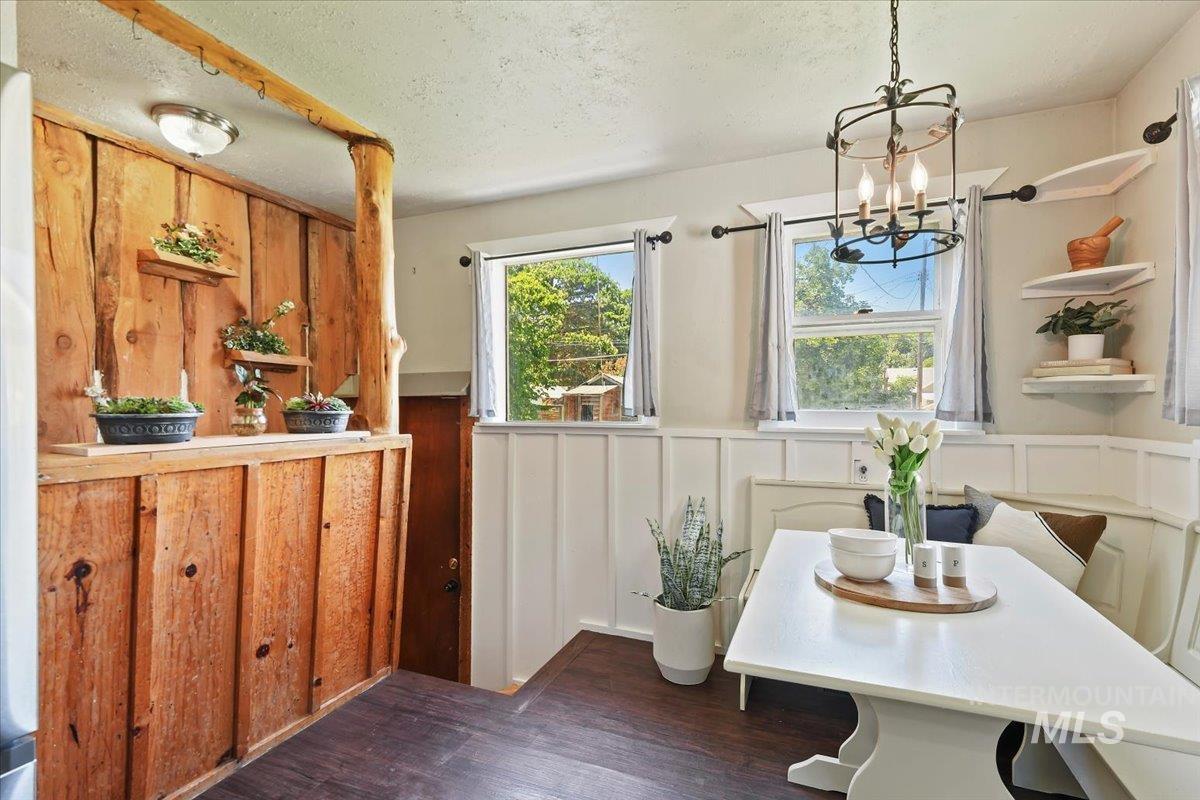 519 S 5th Ave Property Photo 8