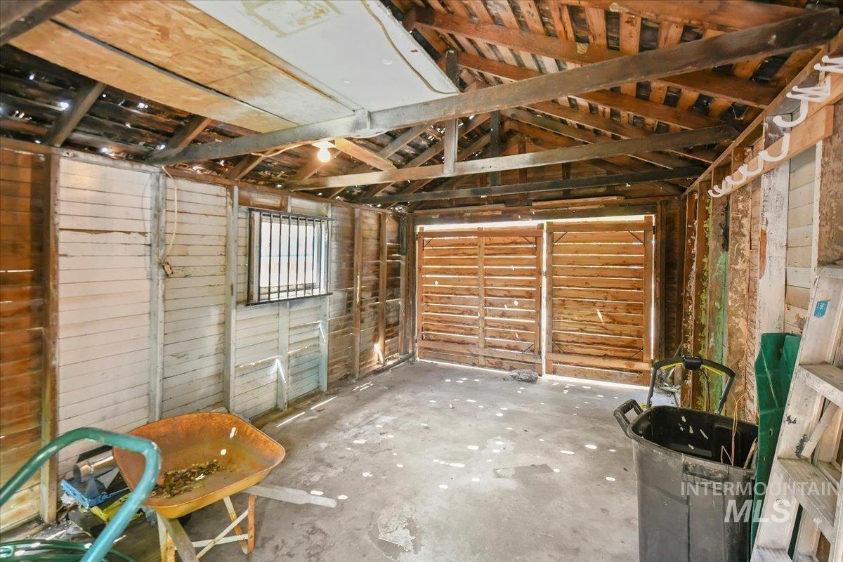 519 S 5th Ave Property Photo 21
