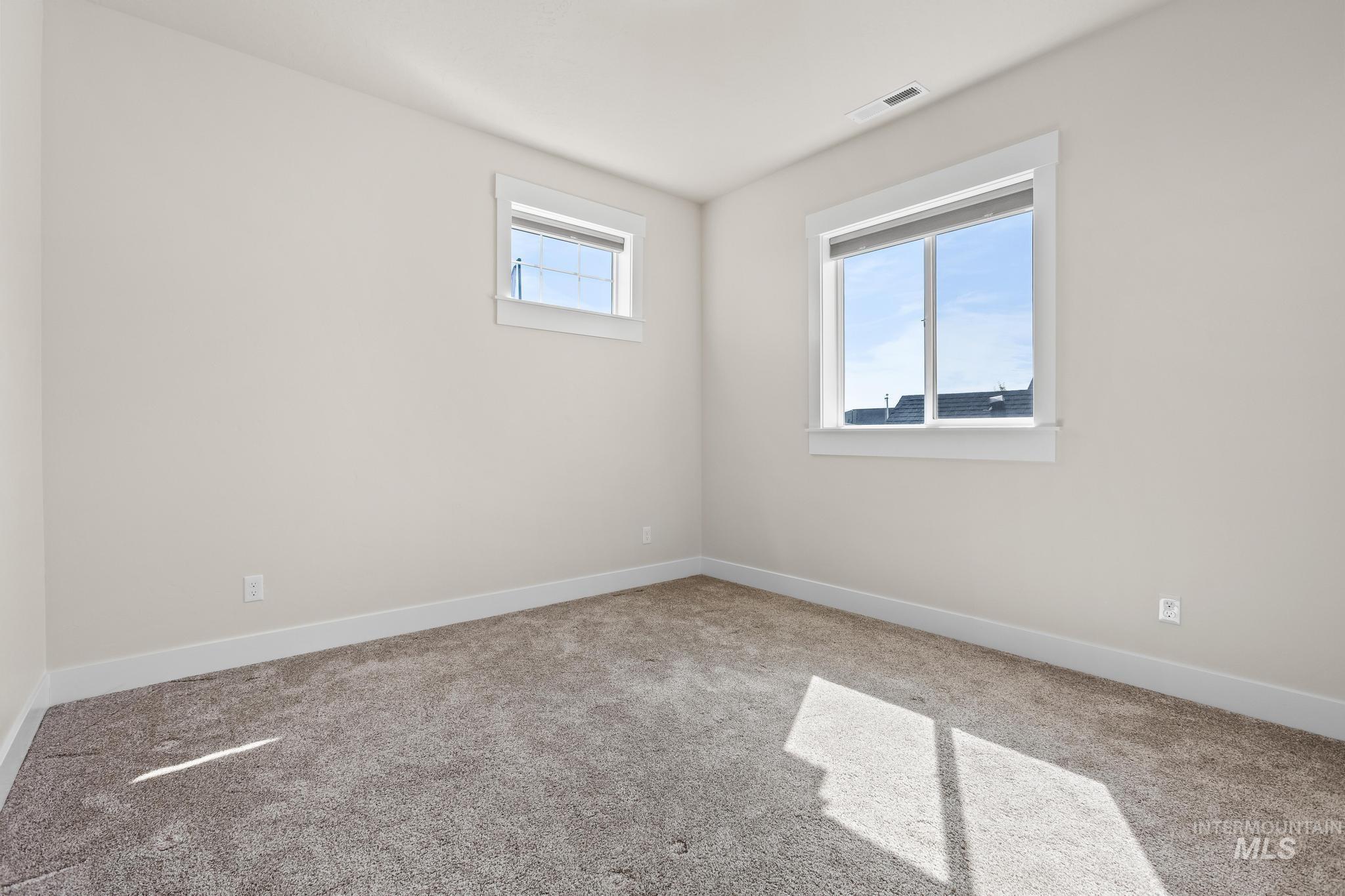 1592 Fort Williams St Property Photo 38