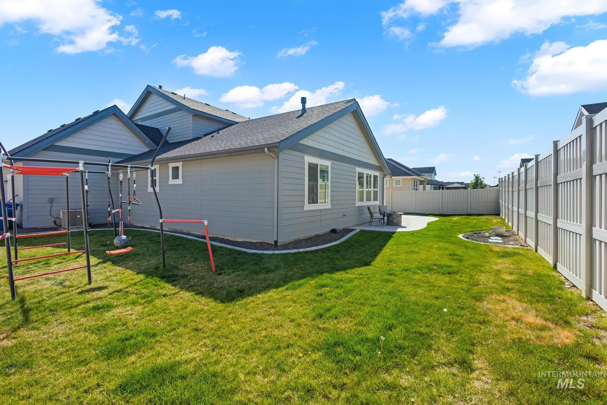 1592 Fort Williams St Property Photo 44