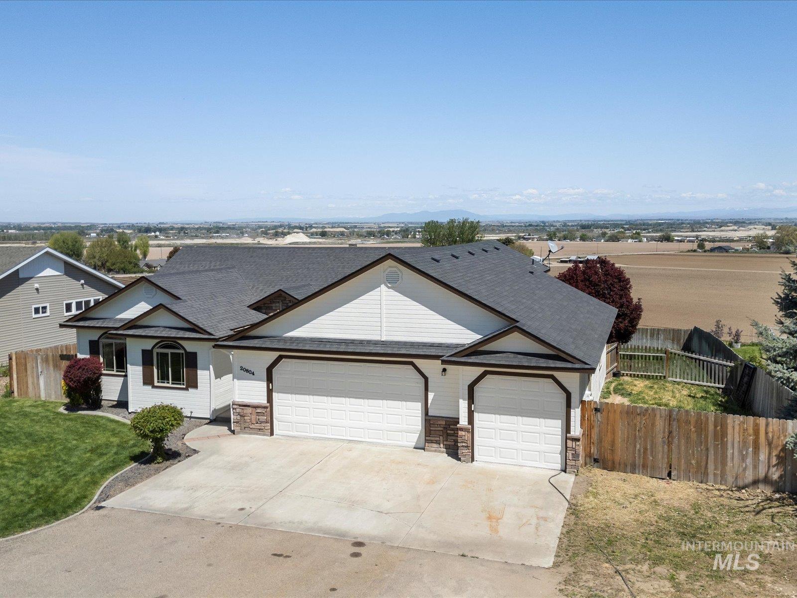 20804 Whittier Drive Property Photo 4
