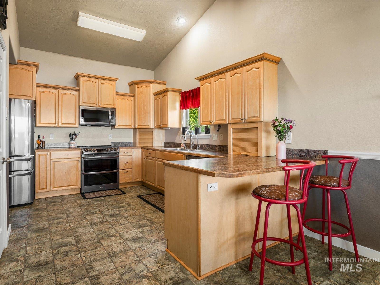 20804 Whittier Drive Property Photo 12