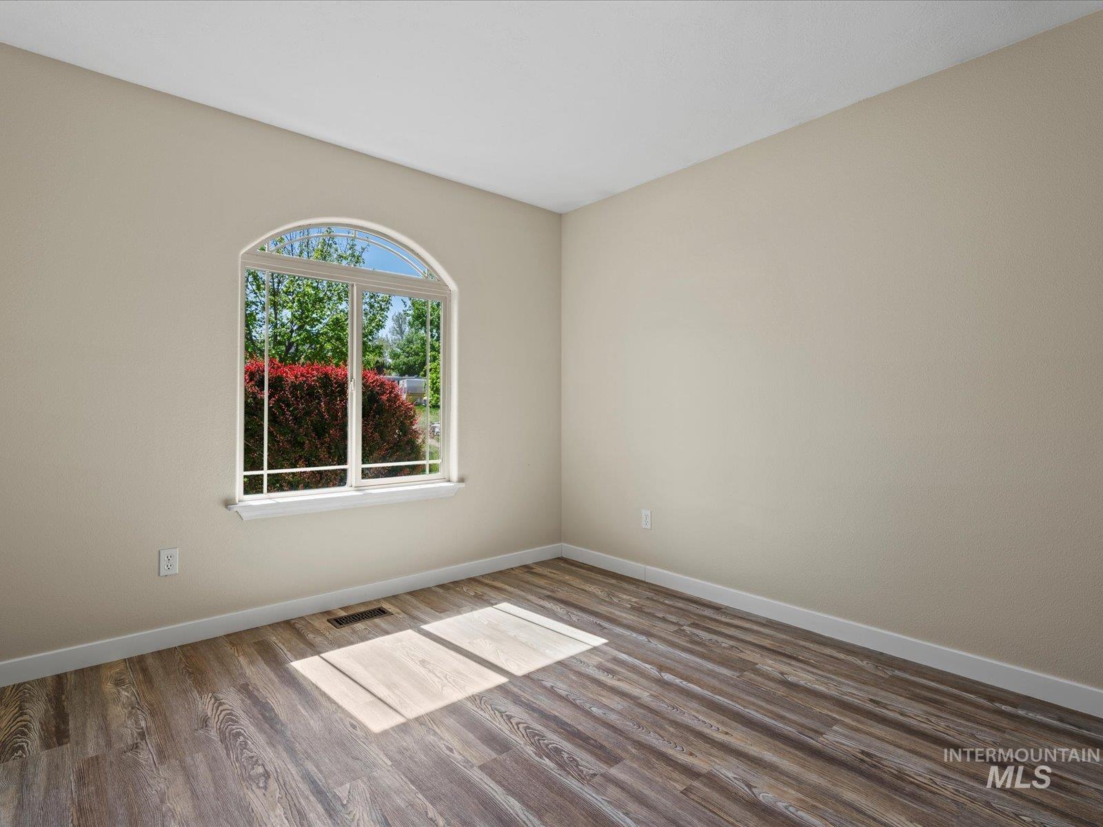 20804 Whittier Drive Property Photo 25