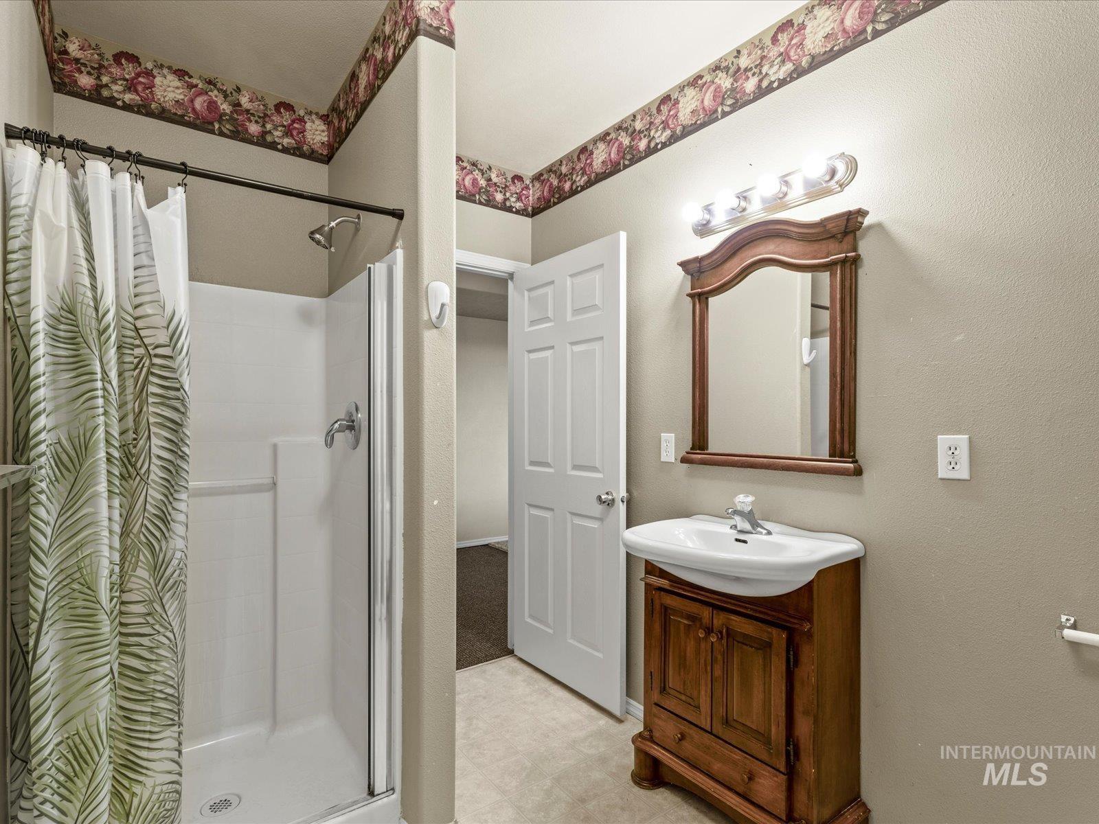 20804 Whittier Drive Property Photo 33