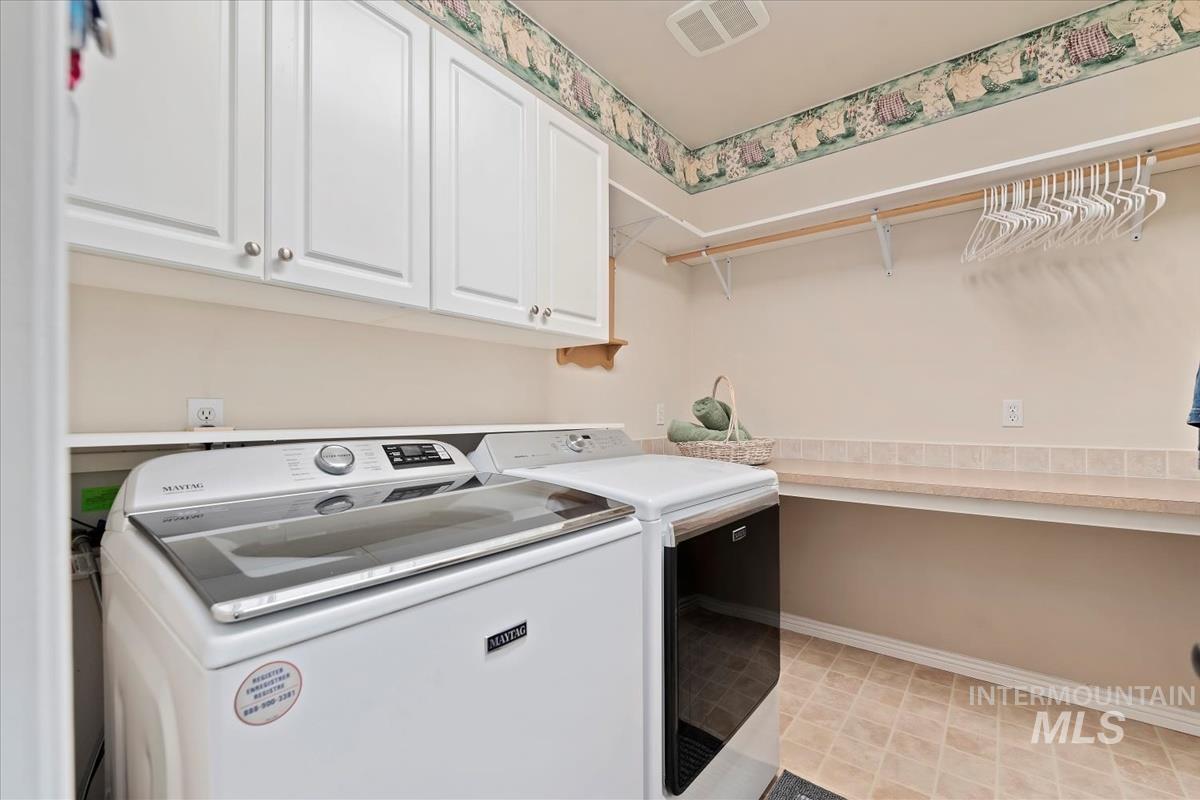 2616 E Salisbury Ct Property Photo 16