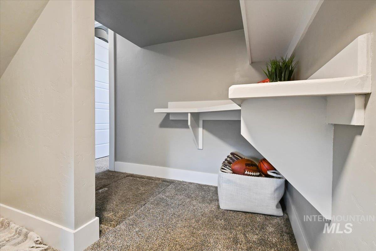5988 N Lichfield Ave Property Photo 33