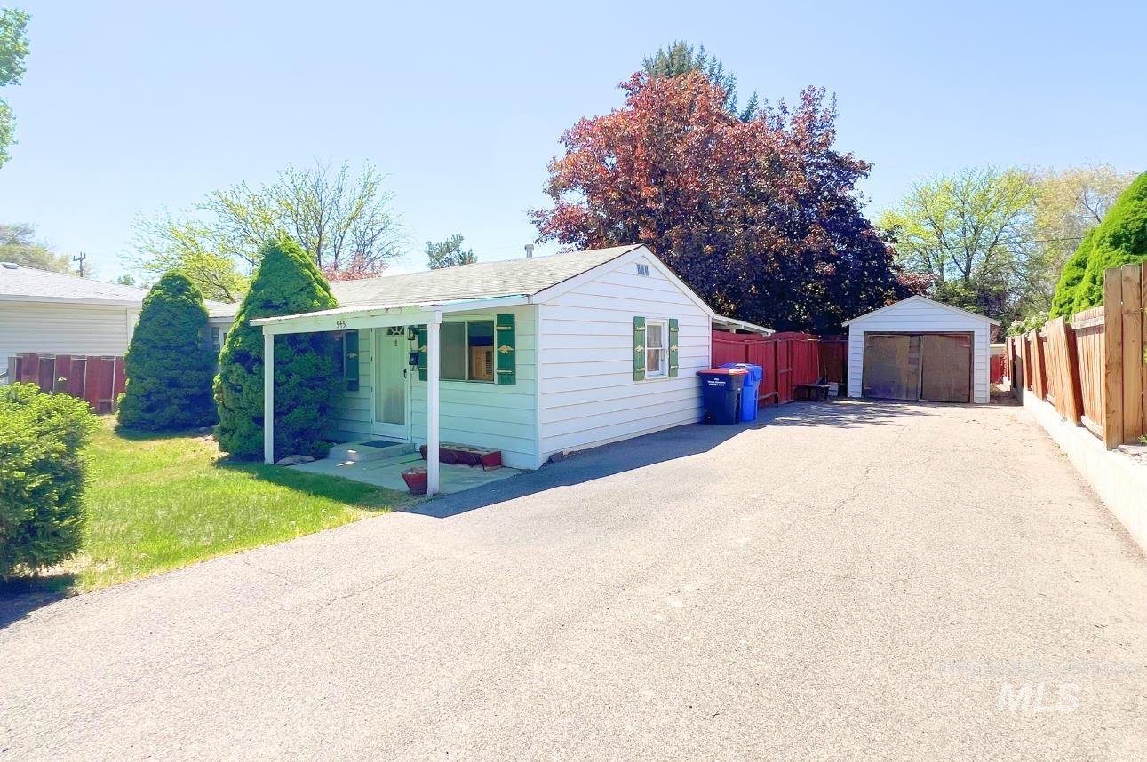 545 Madison Street Property Photo 4