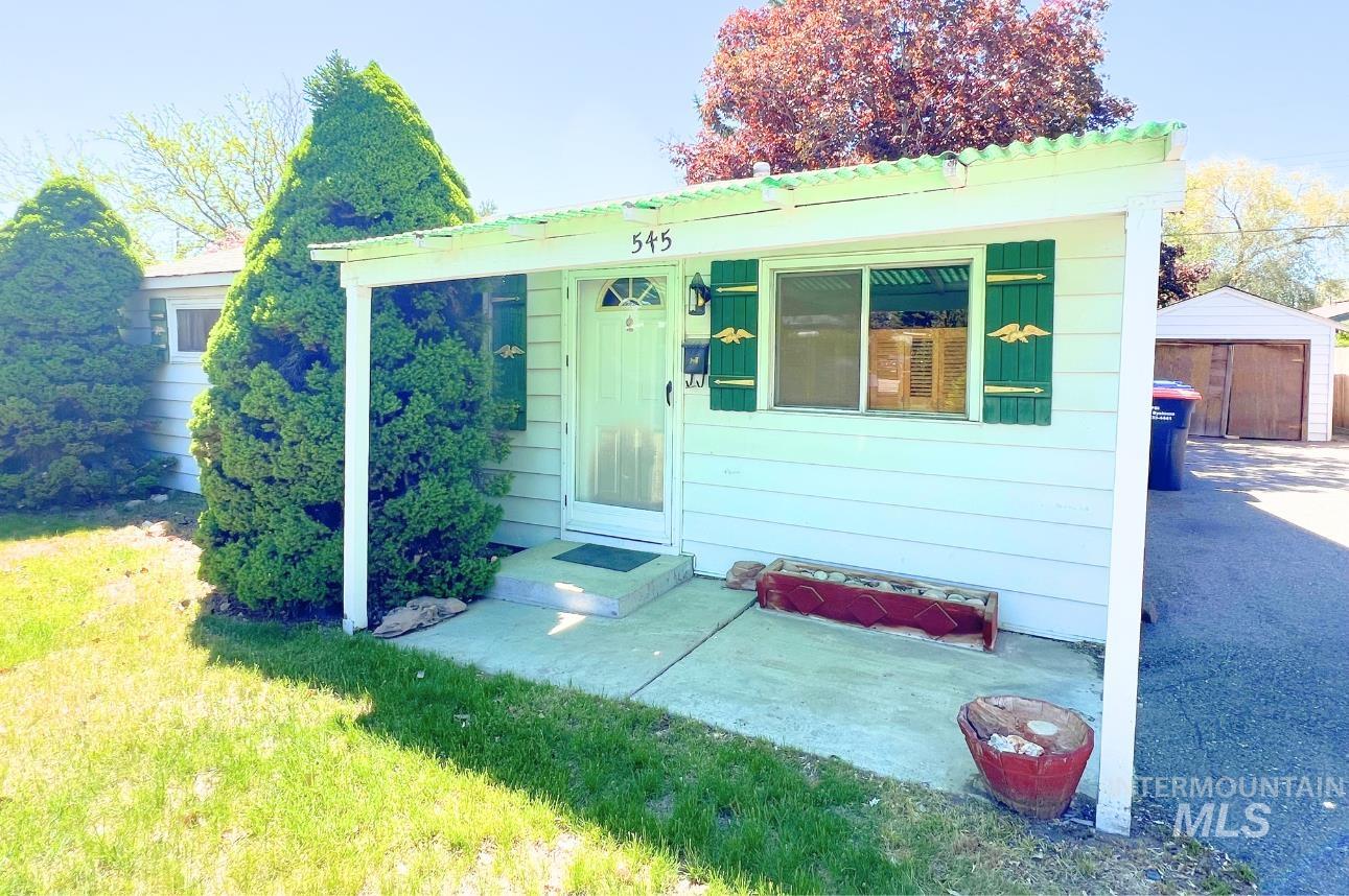 545 Madison Street Property Photo 5
