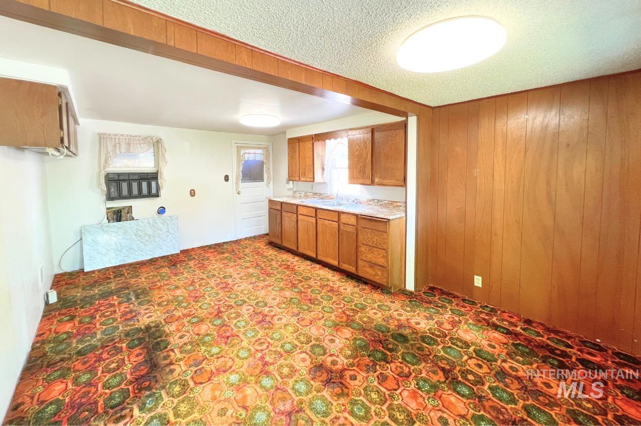 545 Madison Street Property Photo 6