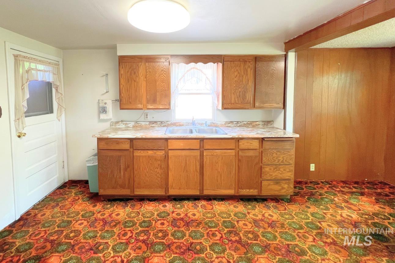 545 Madison Street Property Photo 7