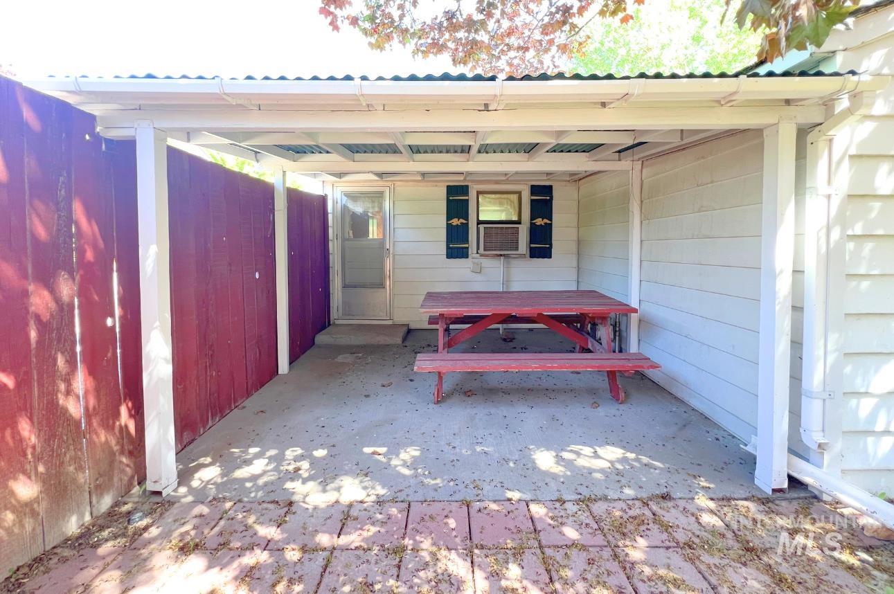 545 Madison Street Property Photo 15