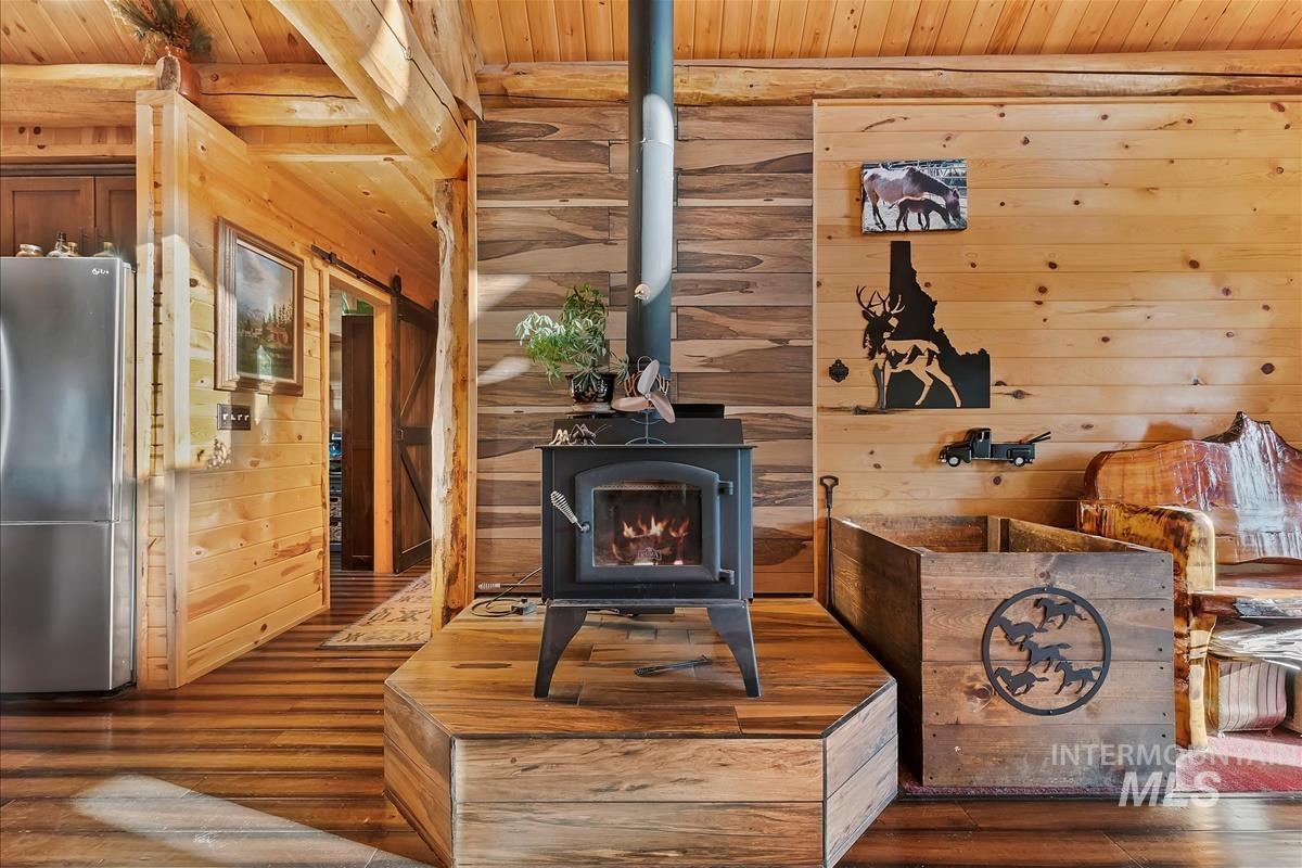 1684 Stirrup Way Property Photo 7