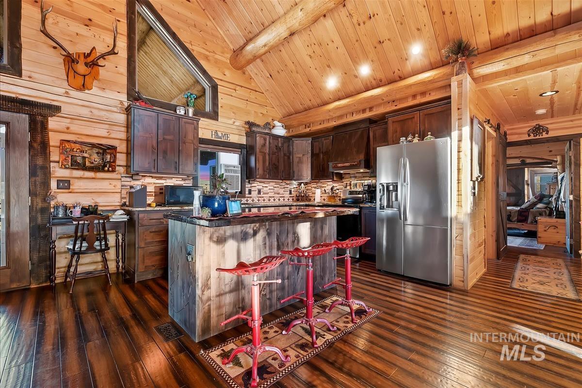 1684 Stirrup Way Property Photo 11