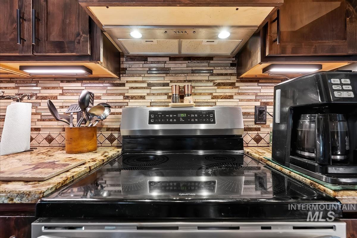 1684 Stirrup Way Property Photo 15