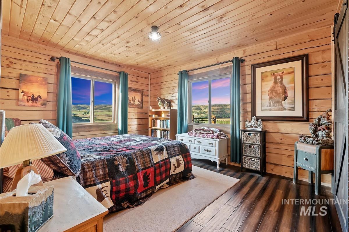 1684 Stirrup Way Property Photo 18