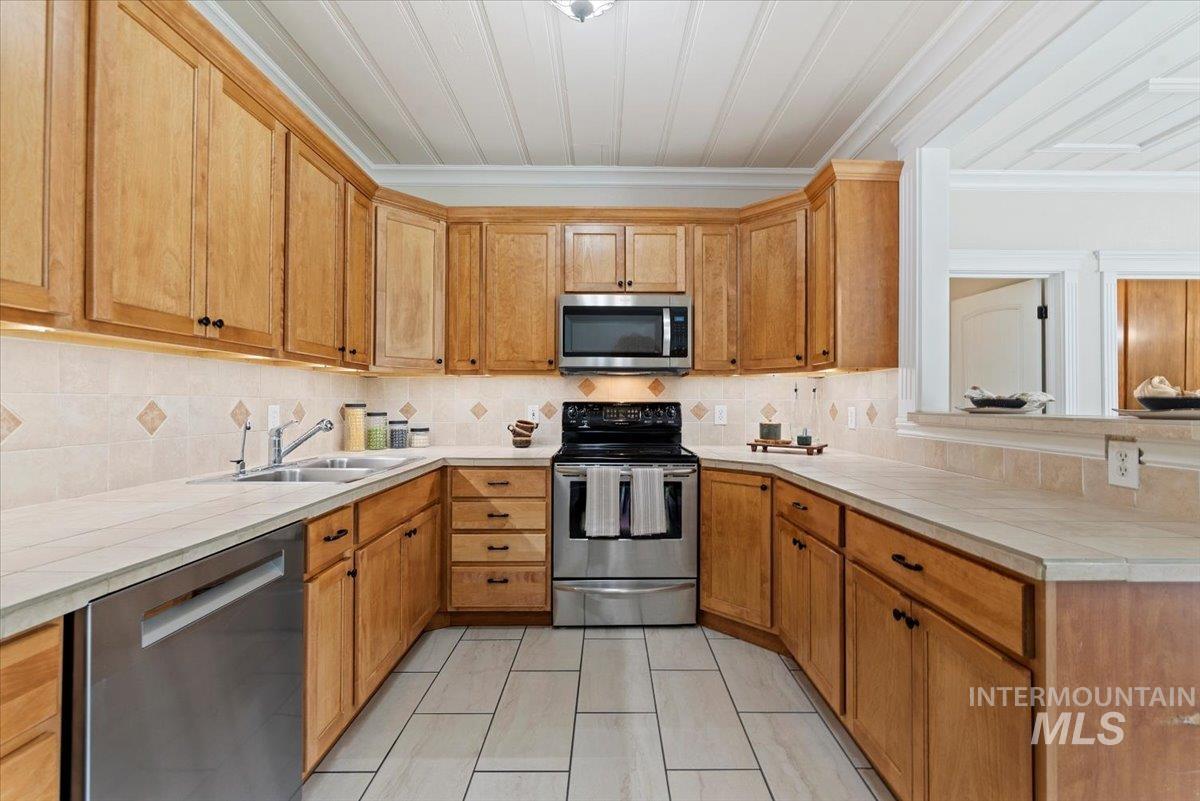 1714 W South Slope Rd Property Photo 6