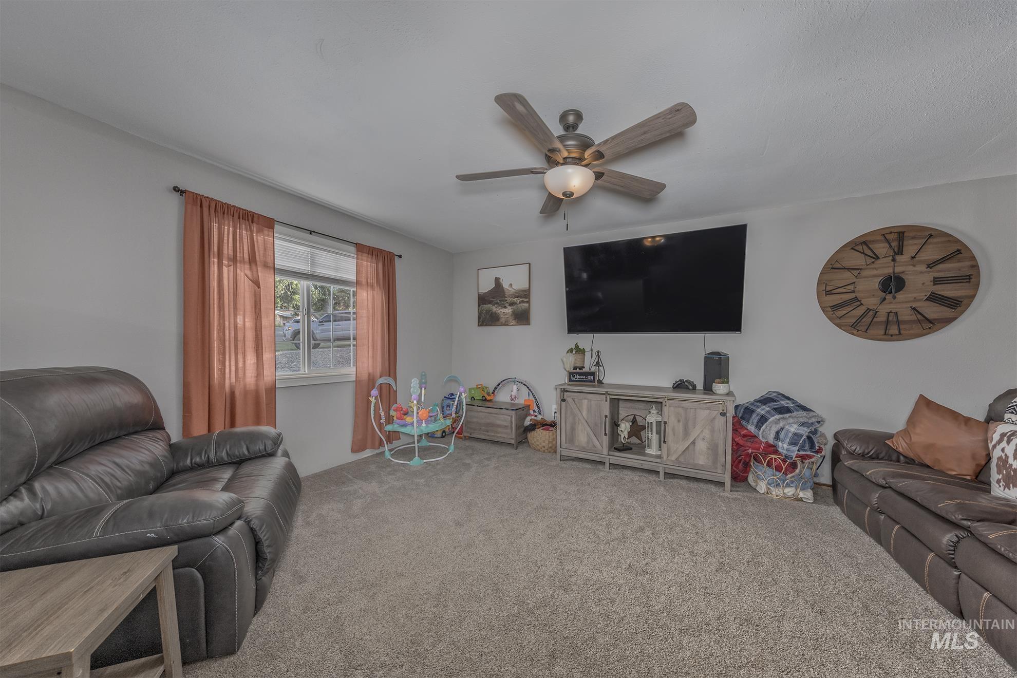 455 Farber Drive Property Photo 9