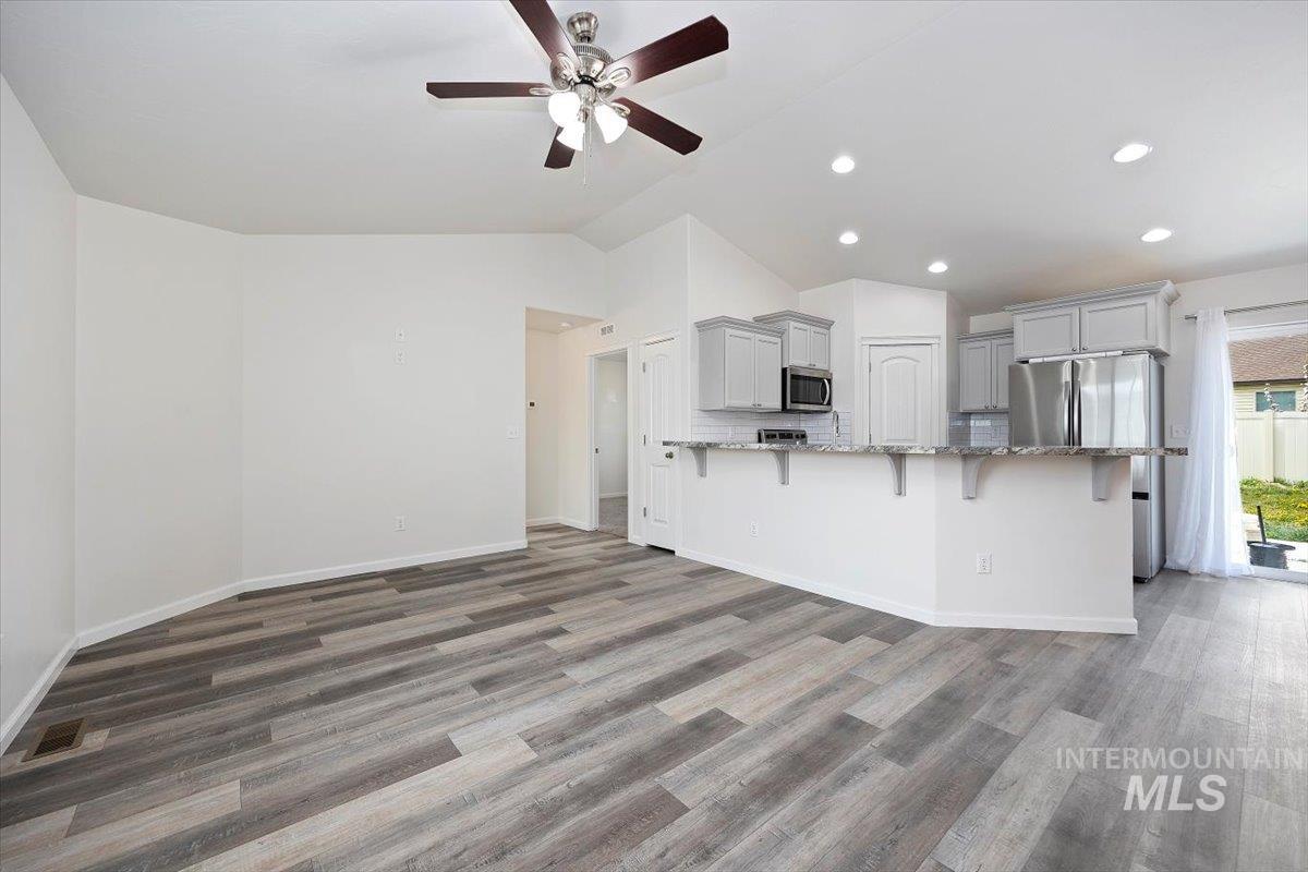 366 Benno St Property Photo 7