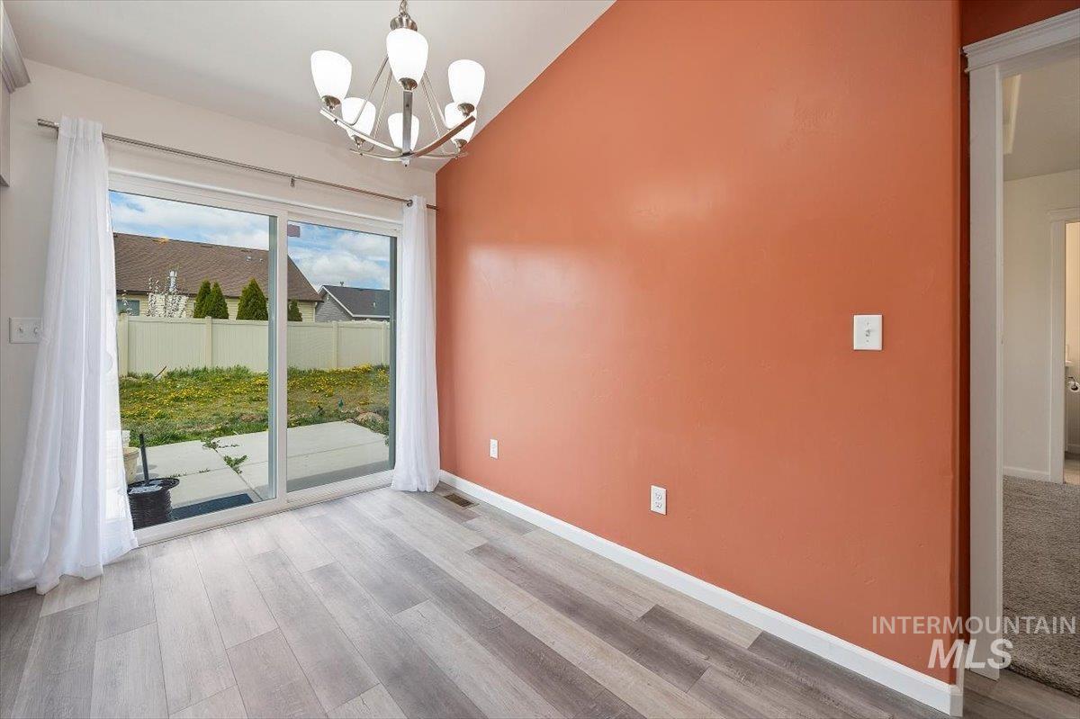 366 Benno St Property Photo 11